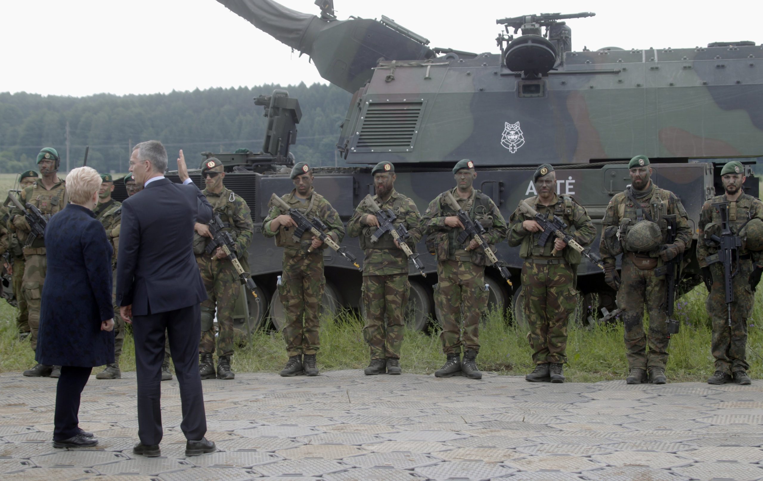 Aliados da NATO aumentam 4,3% gastos com defesa