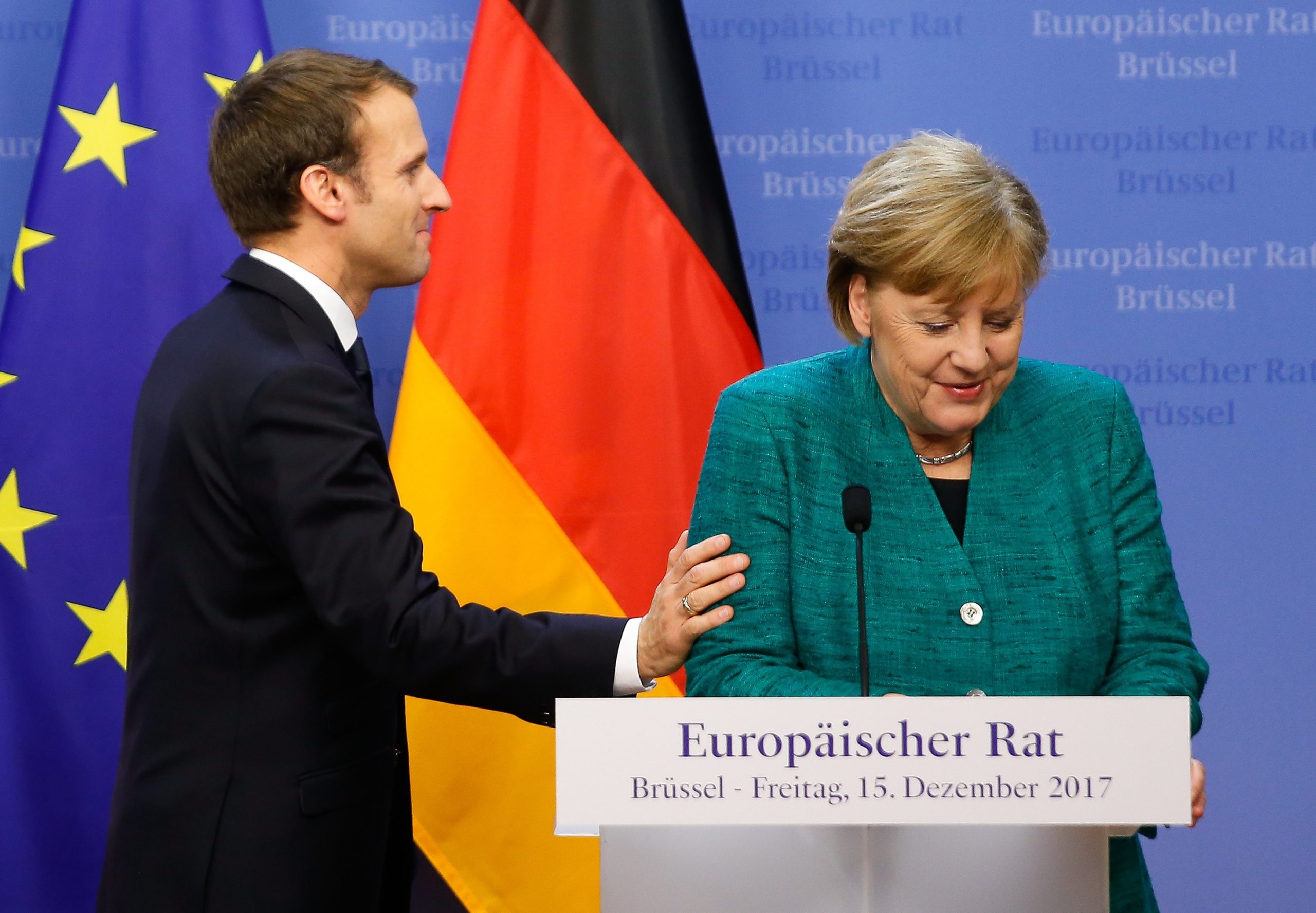 Ao lado de Merkel, Macron diz que França “precisa” da Alemanha para reformar Europa