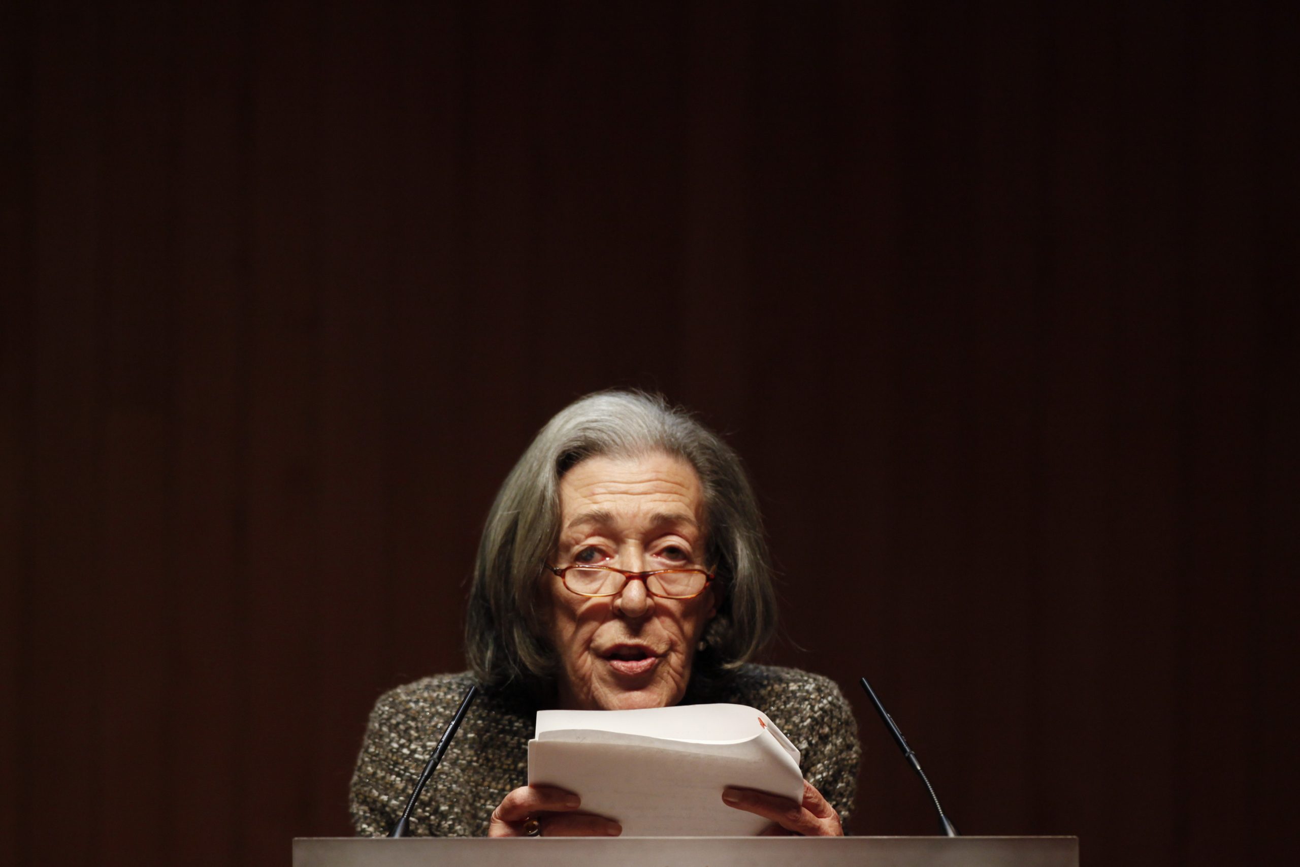 “Cravo” é “obra imprescindível” de Maria Velho da Costa sobre Portugal