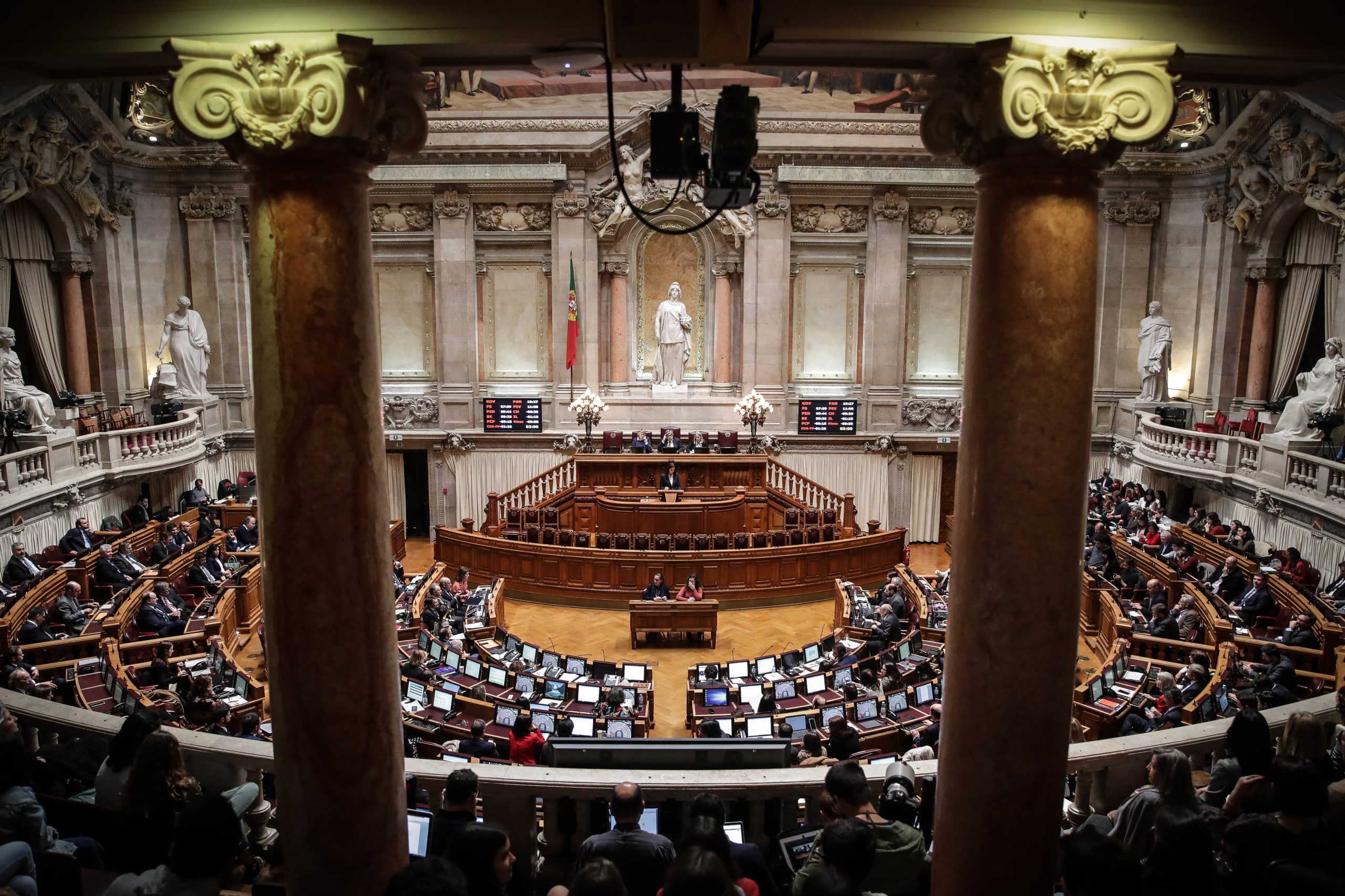 Diplomas para repor direitos em caso de acidente de trabalho baixam à especialidade