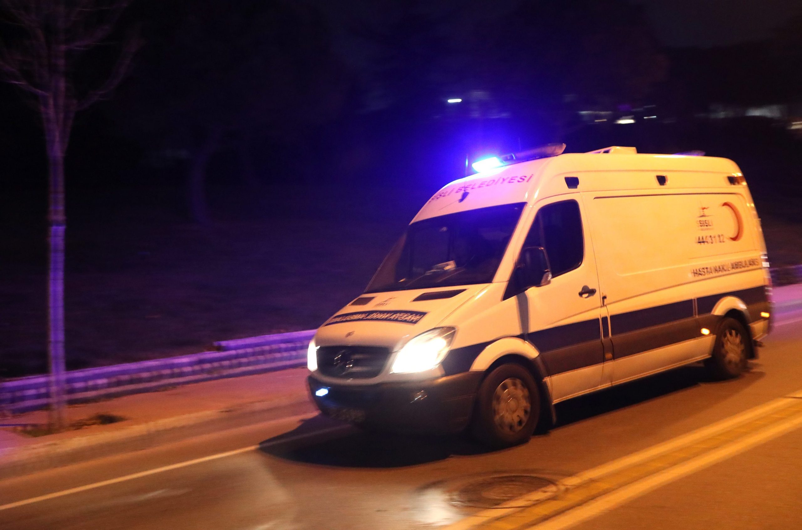Turquia. Polícia mata dois suspeitos de fazerem explodir carro bomba em Esmirna