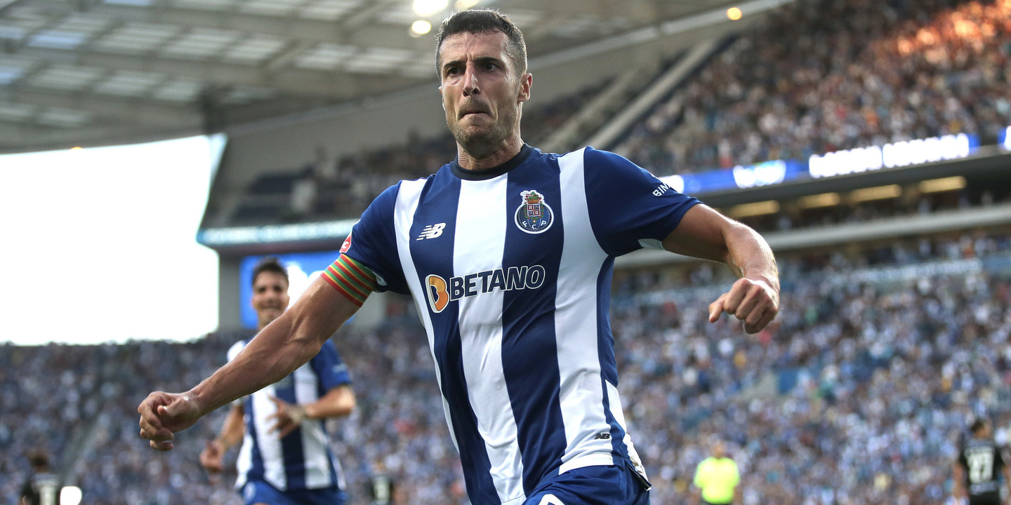 Otávio assina pelo Al Nassr após nove anos de ligação ao FC Porto