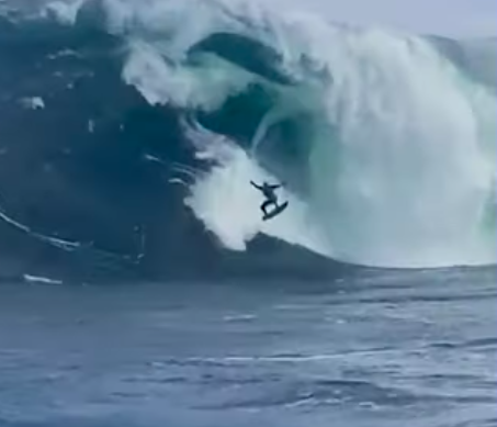 “Estou espantado por ainda estar vivo”. Surfista “desaparece” devido a onda gigante na Tasmânia e sobrevive