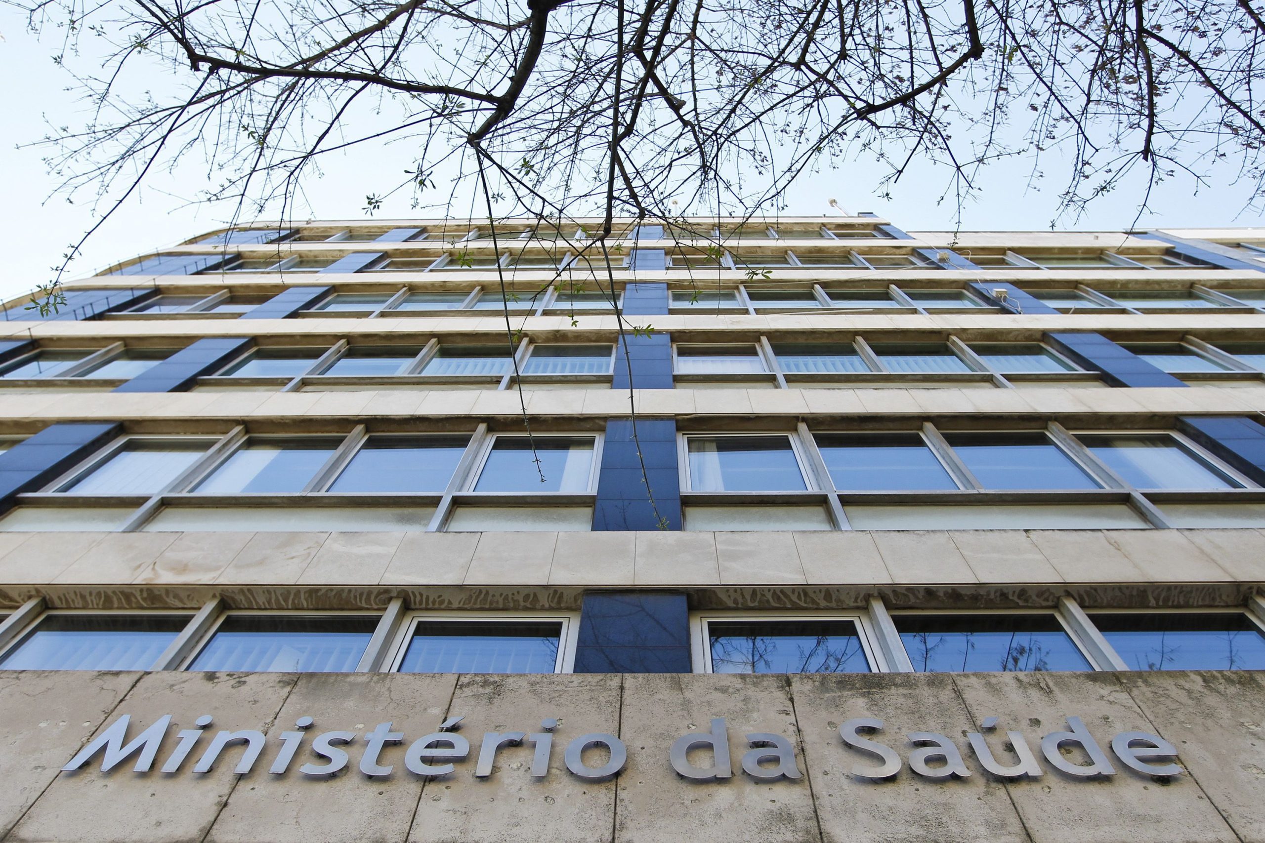 Falha no encaminhamento de doentes pela linha SNS24 deveu-se a “registo inadequado”