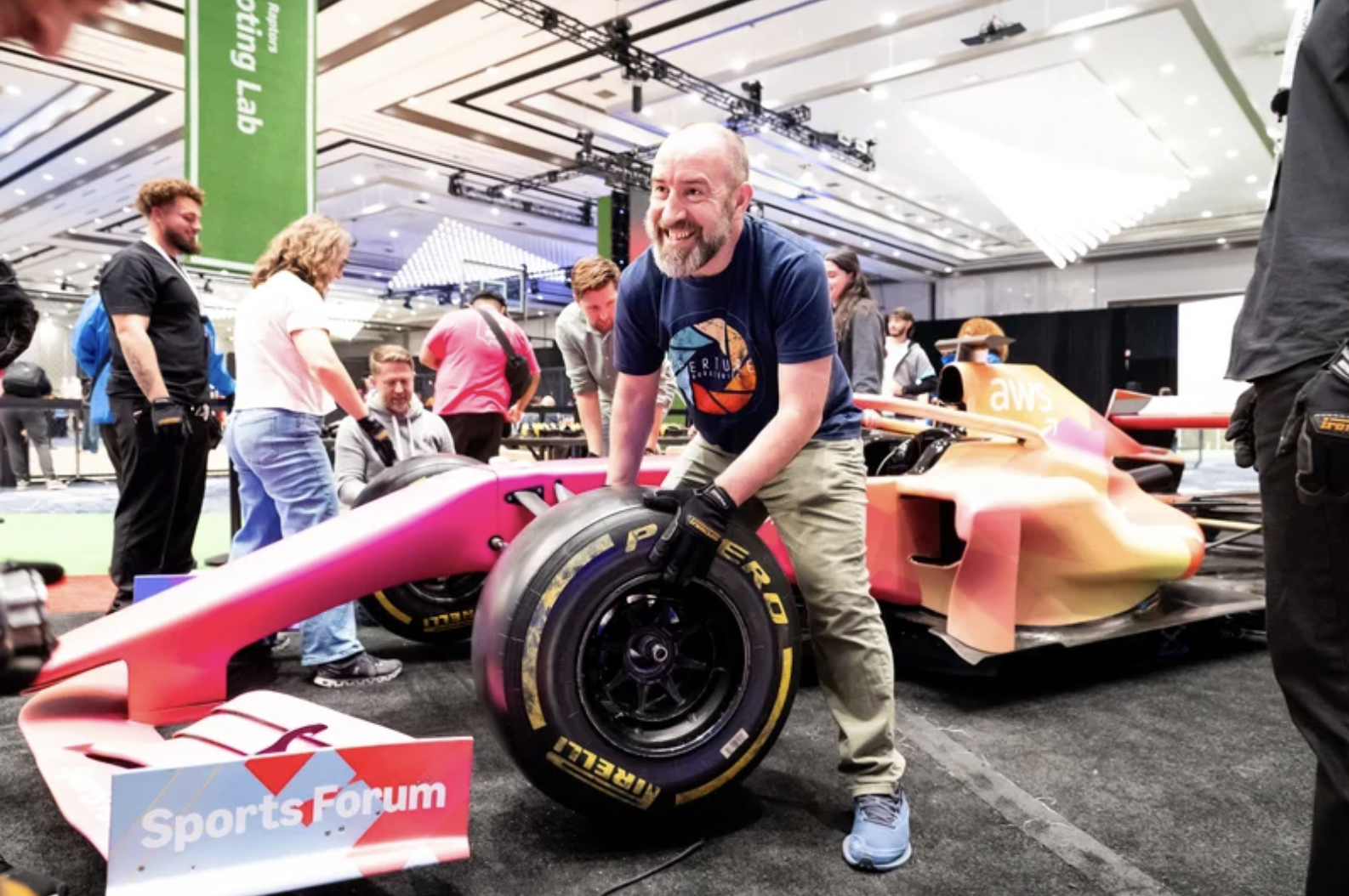 Ativação com Fórmula 1 no re:Invent 2025 