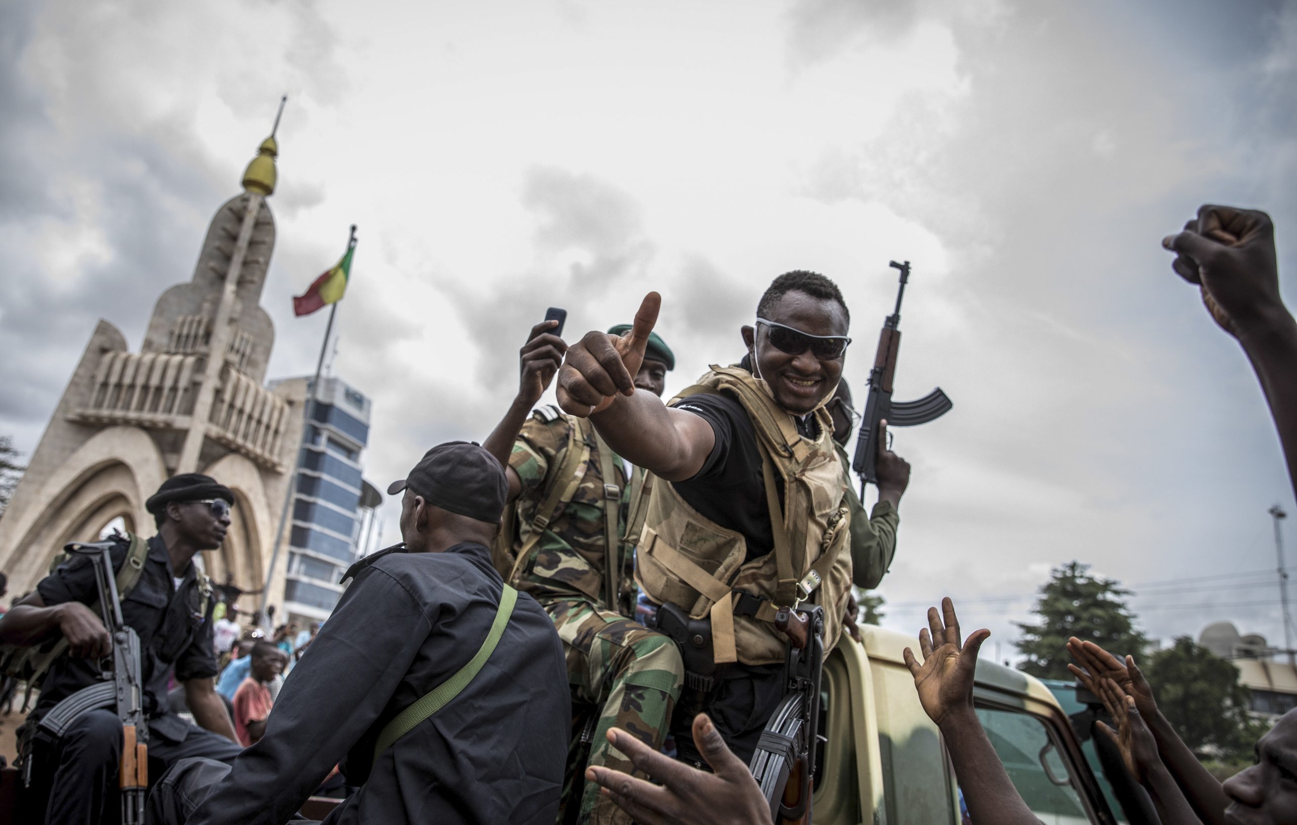 Junta que derrubou poder no Mali diz que o país vai ter presidente de transição “militar ou civil”