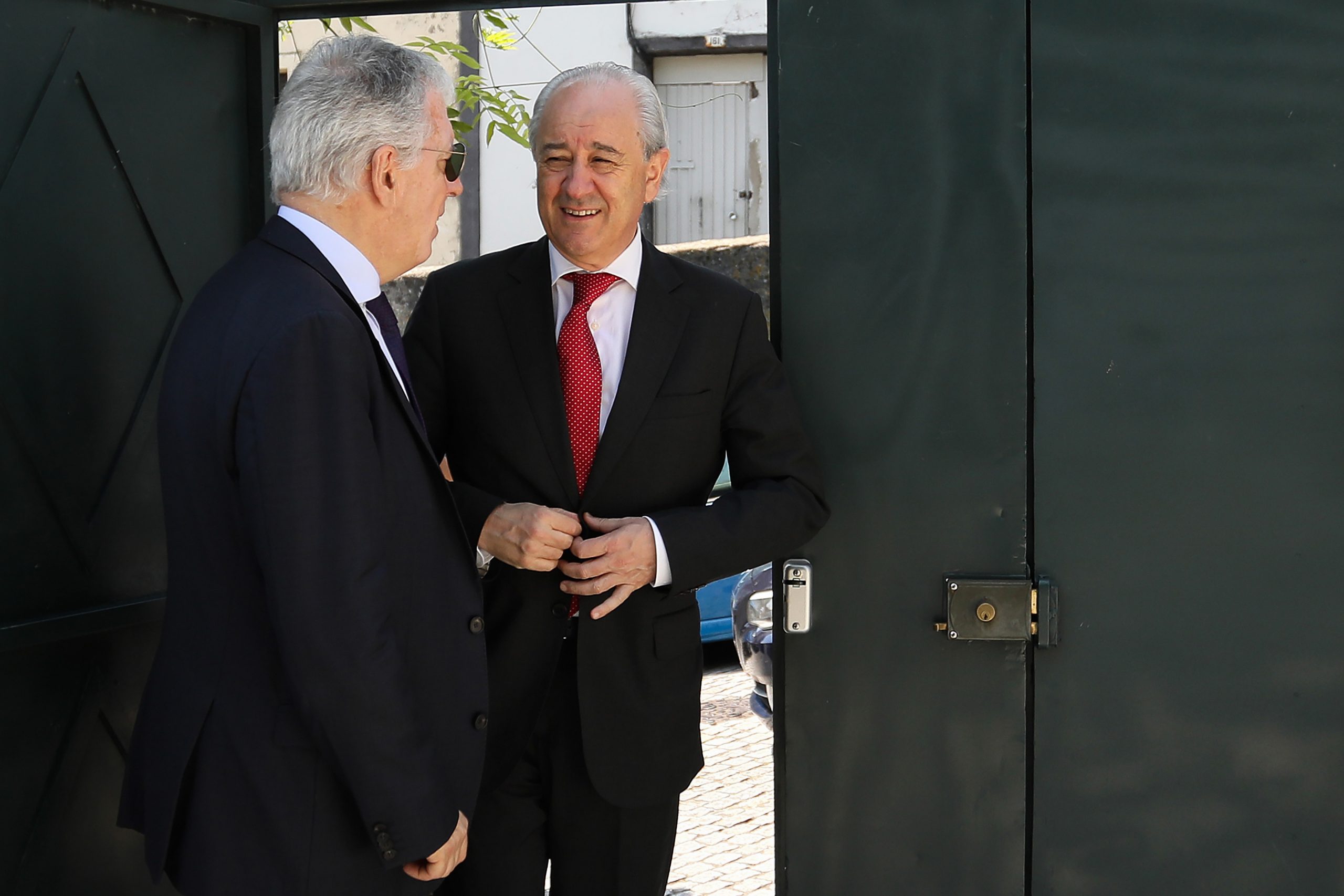 Rio diz que se esquerda não aprovar o OE2019 fica provada “soma de interesses”