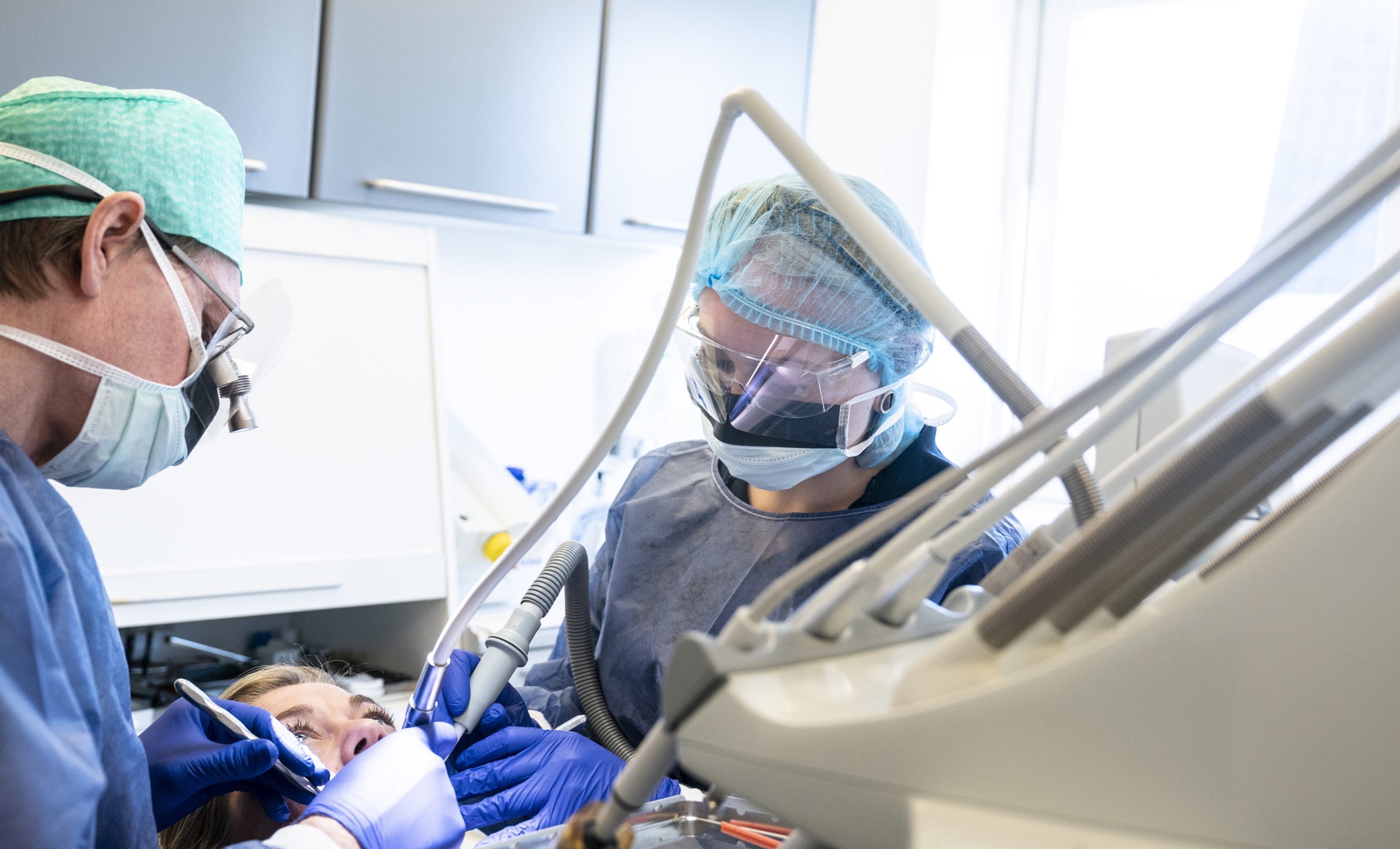 Dentistas voltam a abrir segunda-feira, mas com limitações. Saiba quais