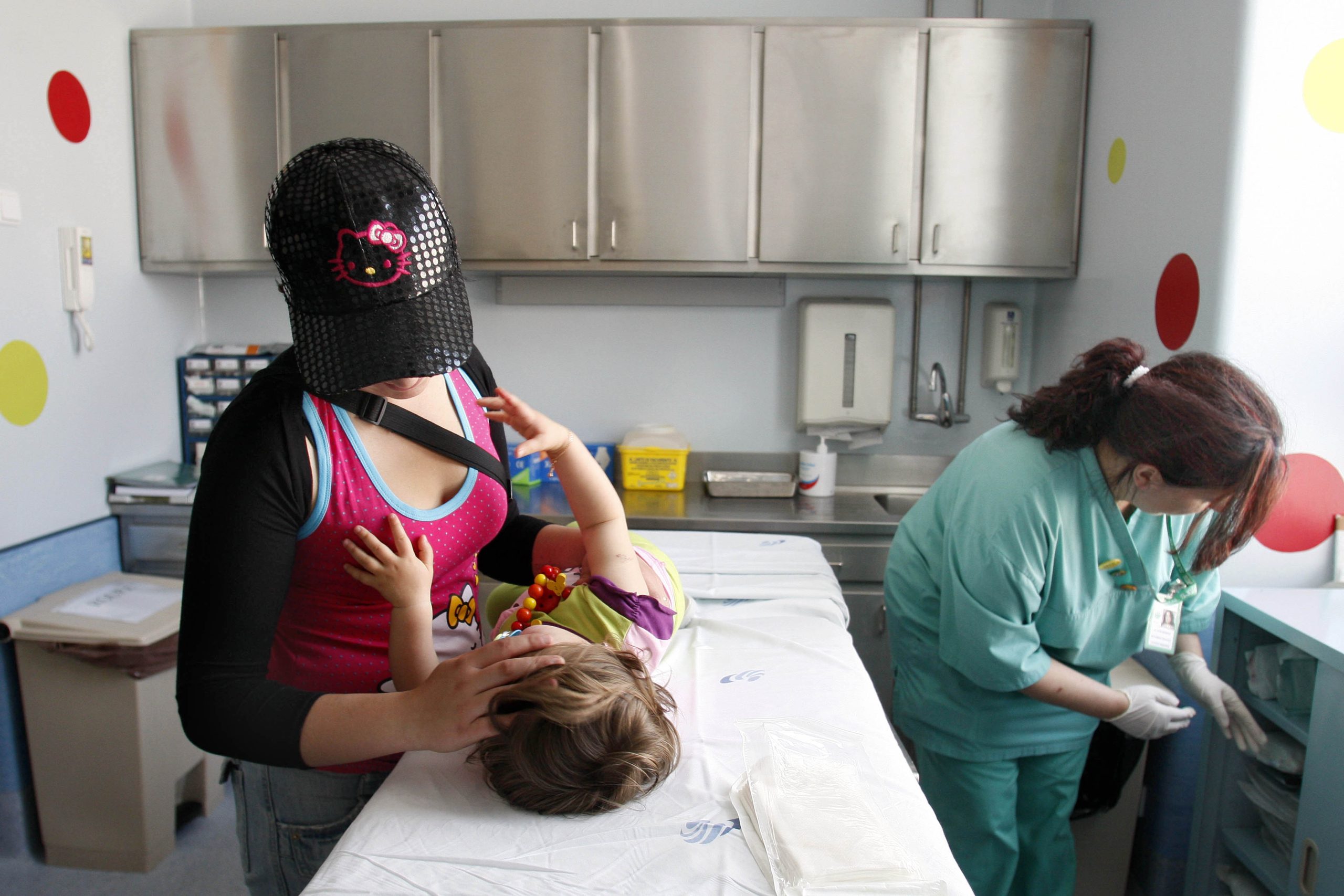 Sete das 28 vagas na área de pediatria ficaram por preencher, diz a ministra da Saúde
