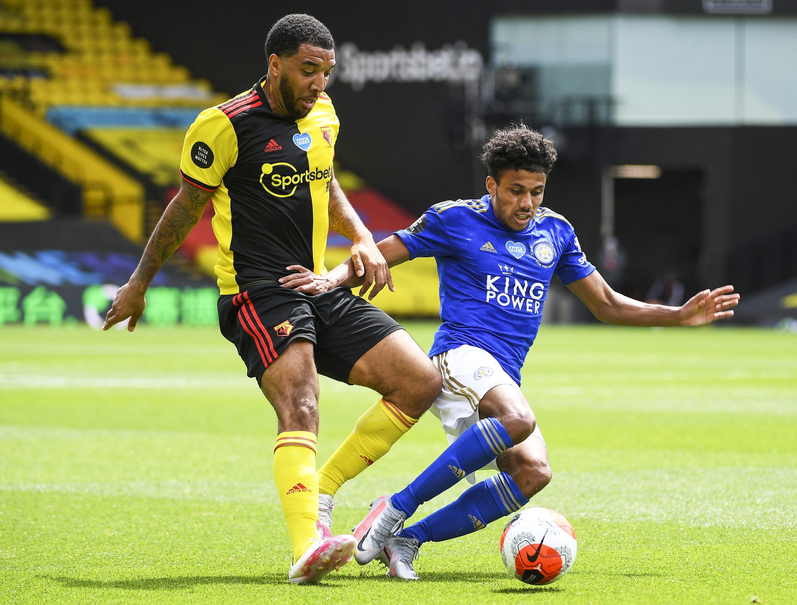 Leicester empata e atrasa-se na luta pelo segundo lugar da liga inglesa