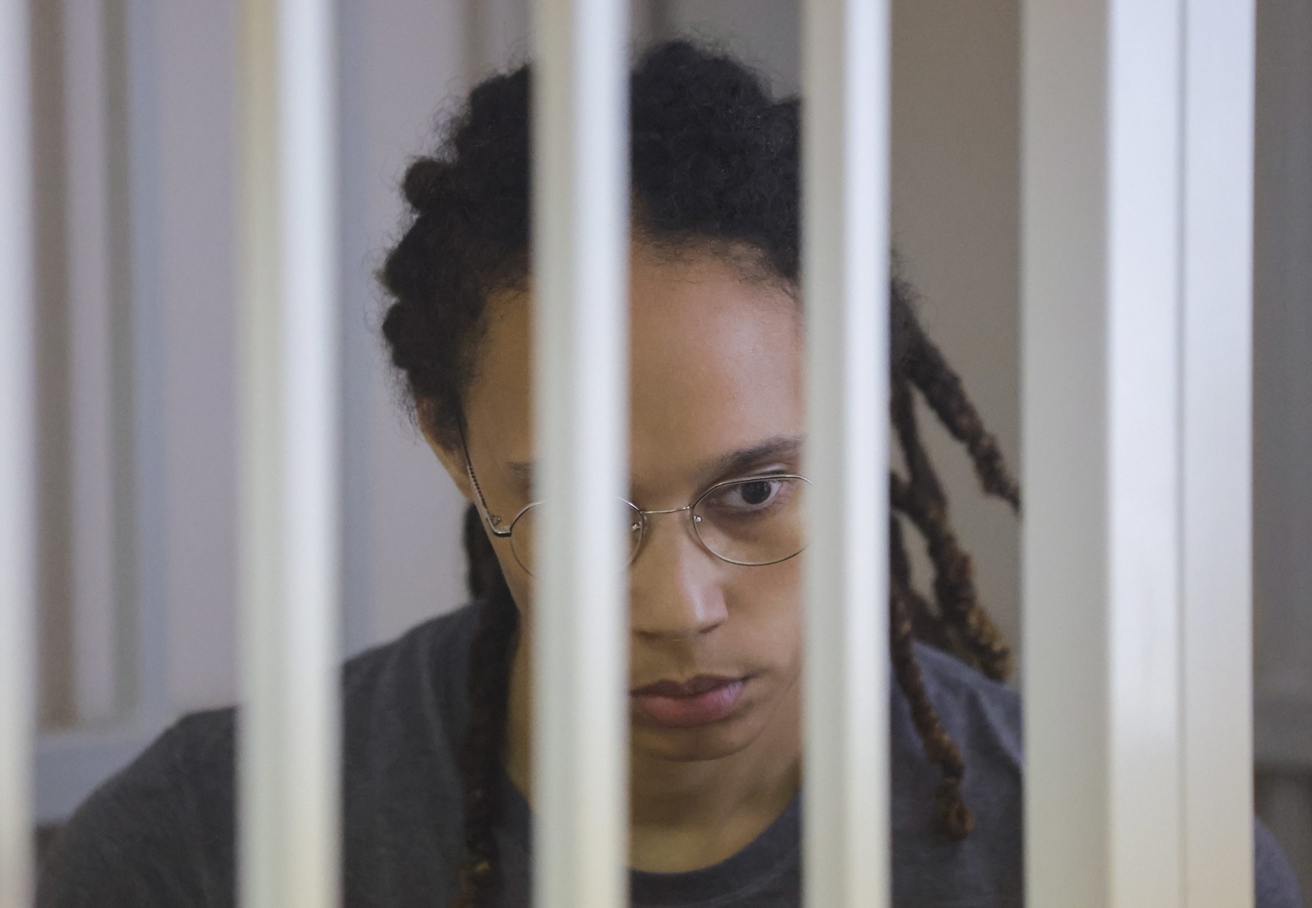 Brittney Griner condenada a nove anos de cadeia na Rússia: Advogados recorrem e EUA negoceiam troca de prisioneiros