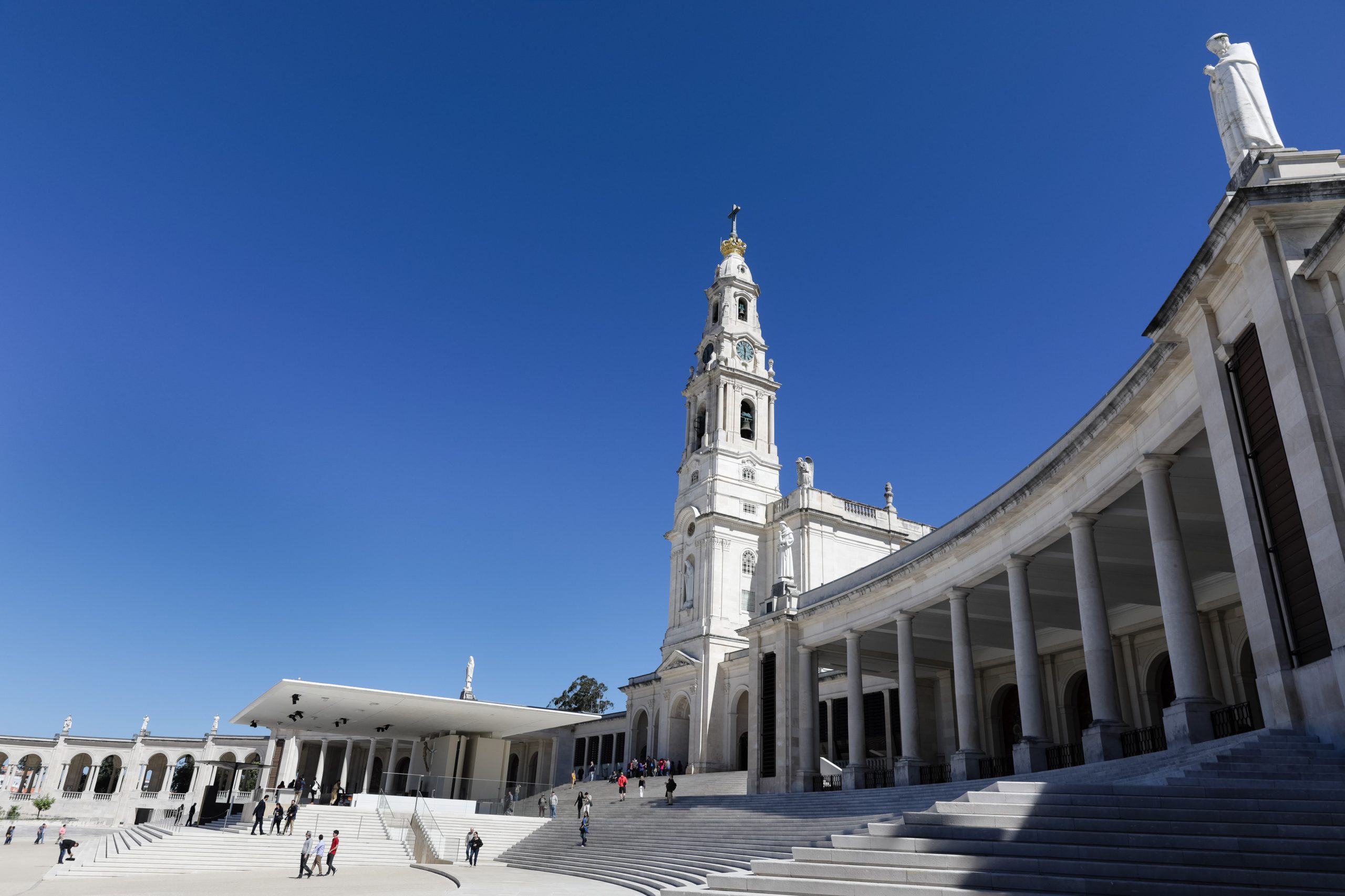 Fátima: “Milagre” curou criança brasileira. Hoje, adolescente, vai marcar presença na missa de sábado