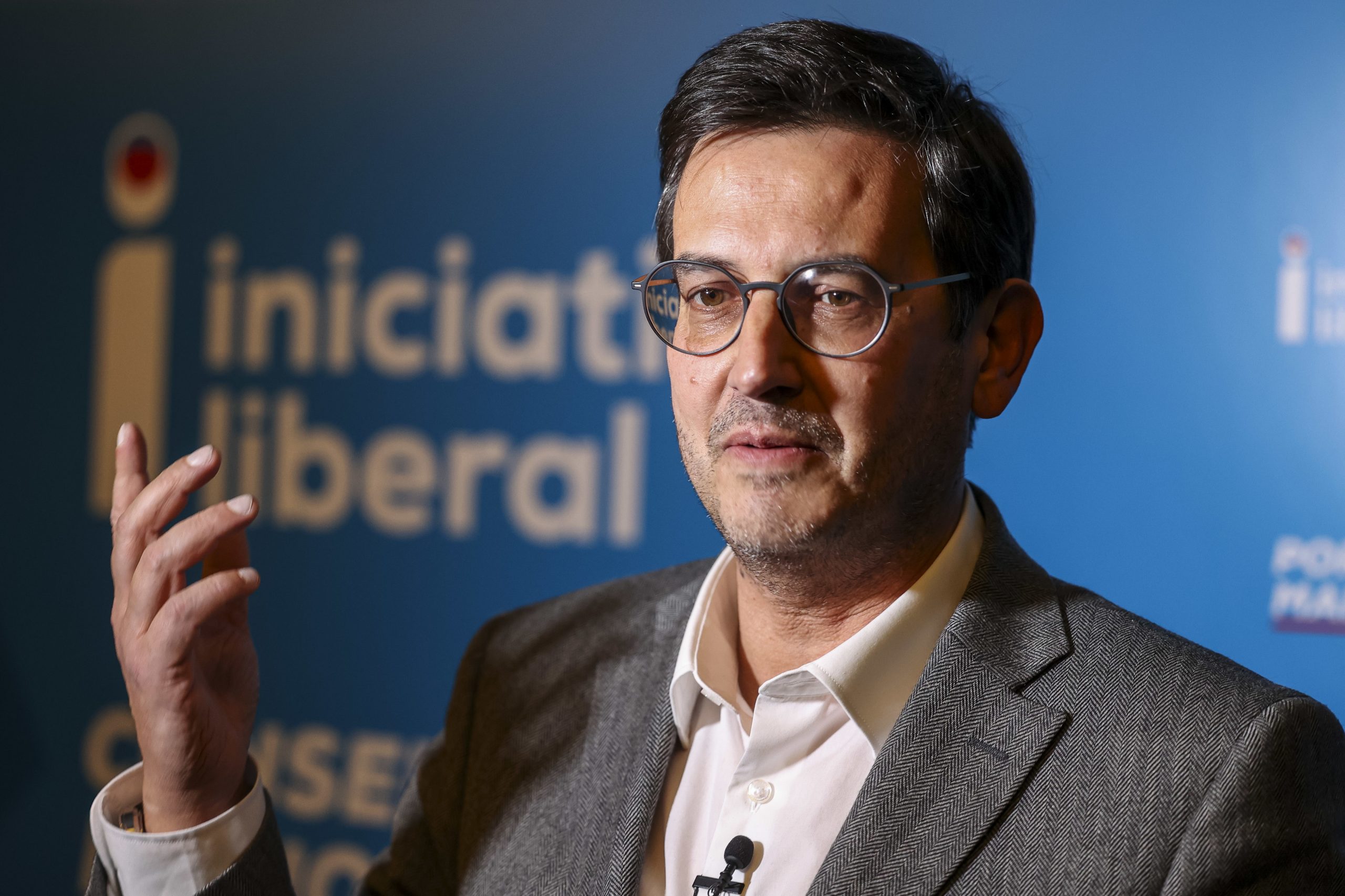 TAP: “Tudo isto é lamaçal, do qual é preciso sair e sair com urgência”, diz IL