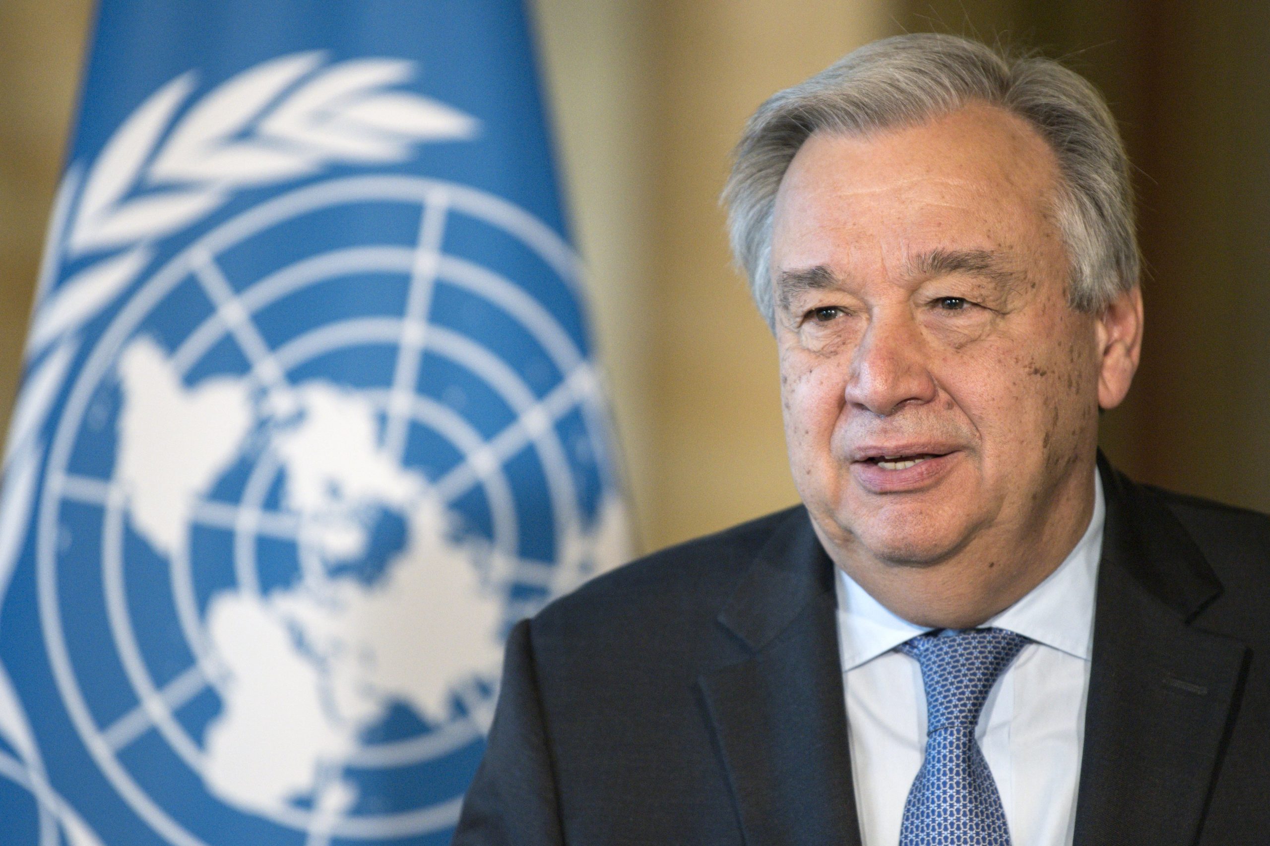 Guterres quer encontro com Macron “num futuro muito próximo”