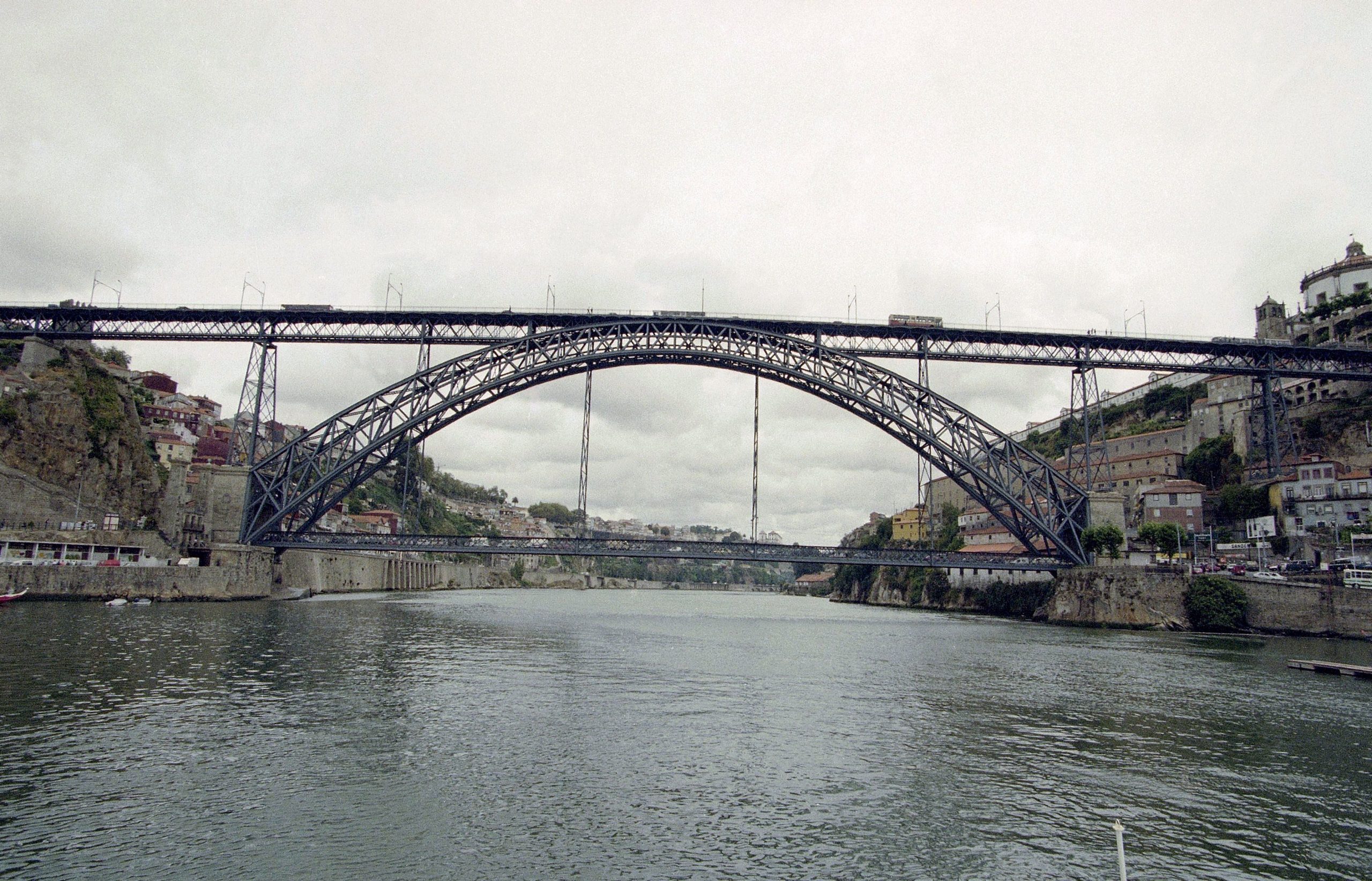 Concurso de nova ponte sobre o Douro para metro do Porto lançado em fevereiro