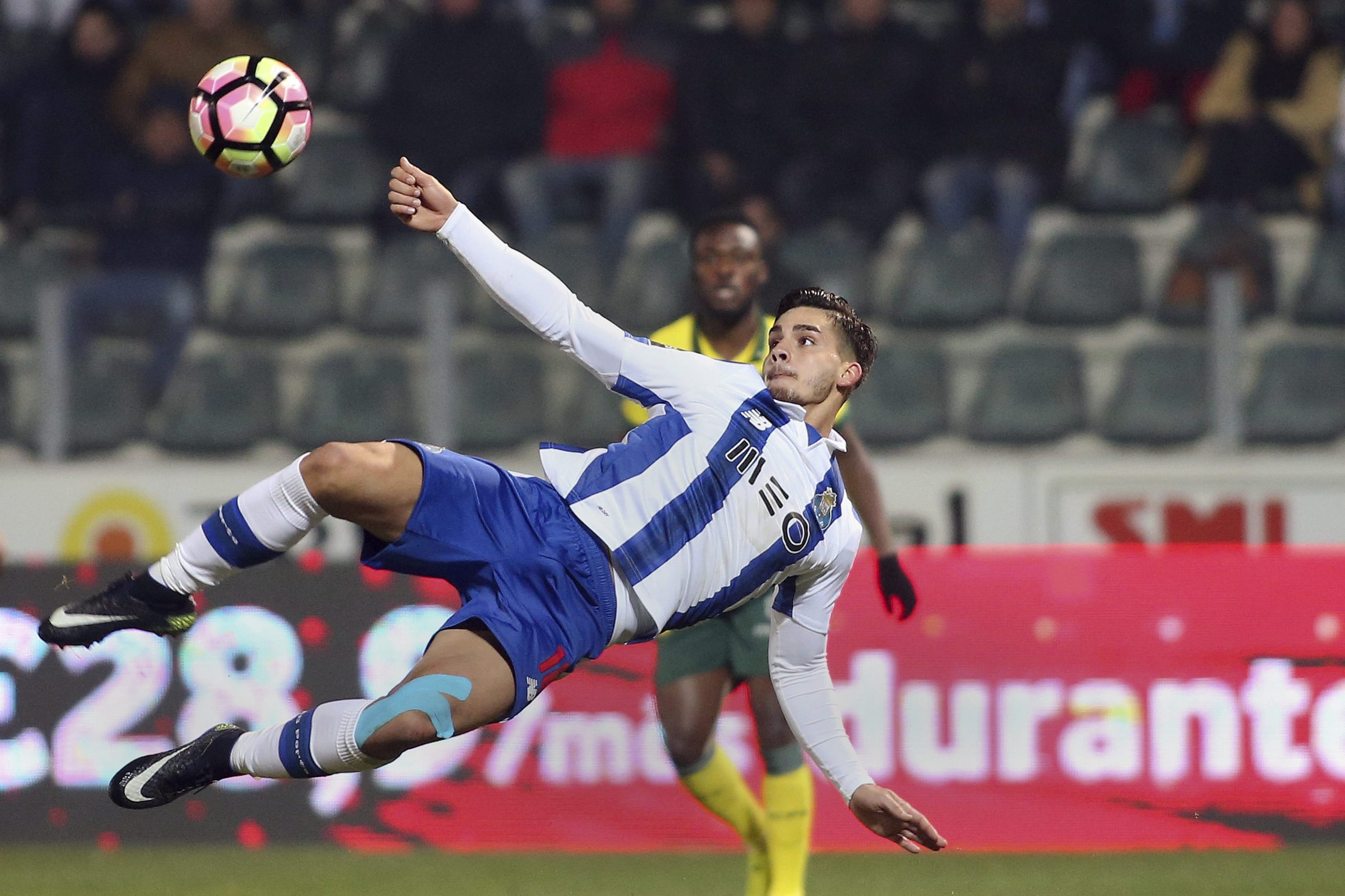 André Silva “muito contente” por ingressar num clube com “grandeza” do AC Milan