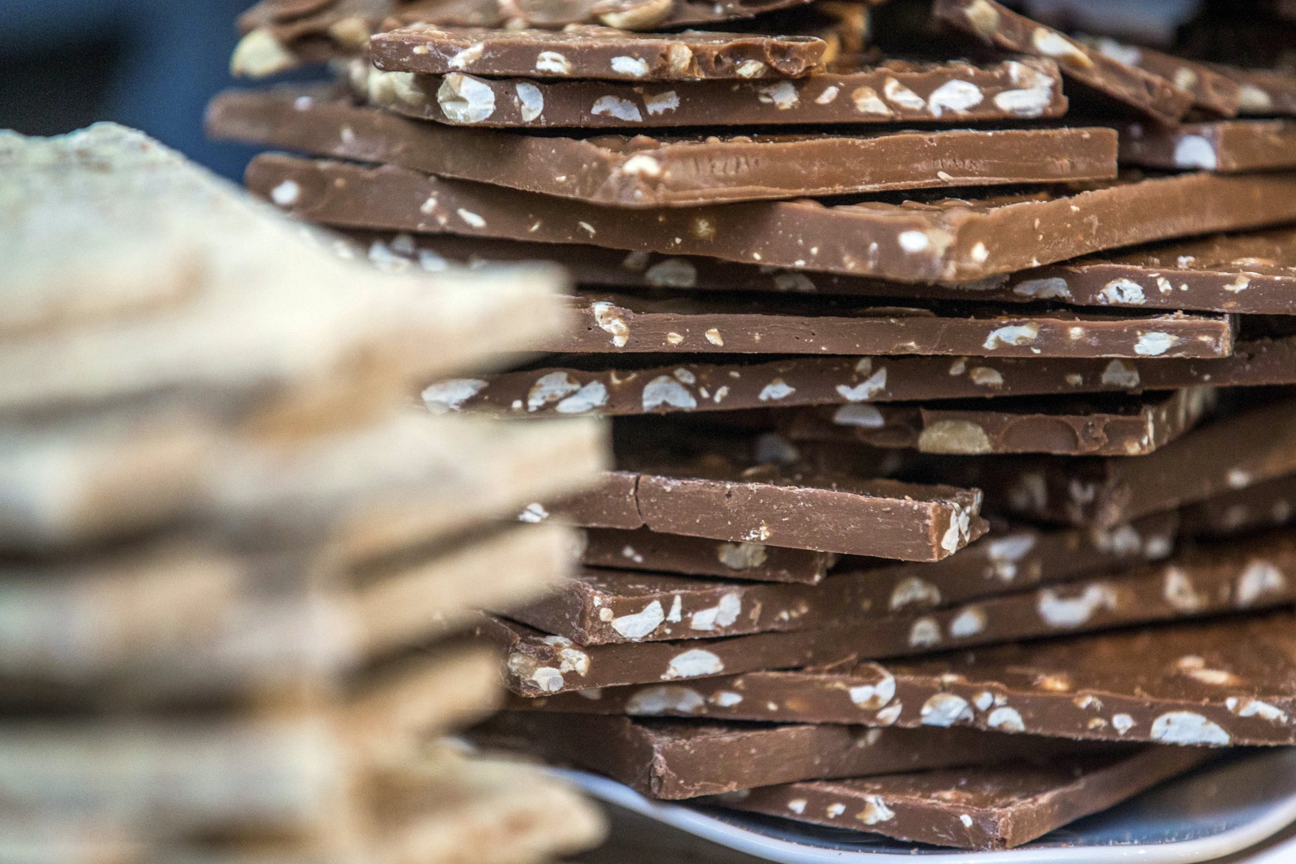 21 de novembro, Dia Mundial da Filosofia. Olha que não há mais metafísica no mundo senão chocolates