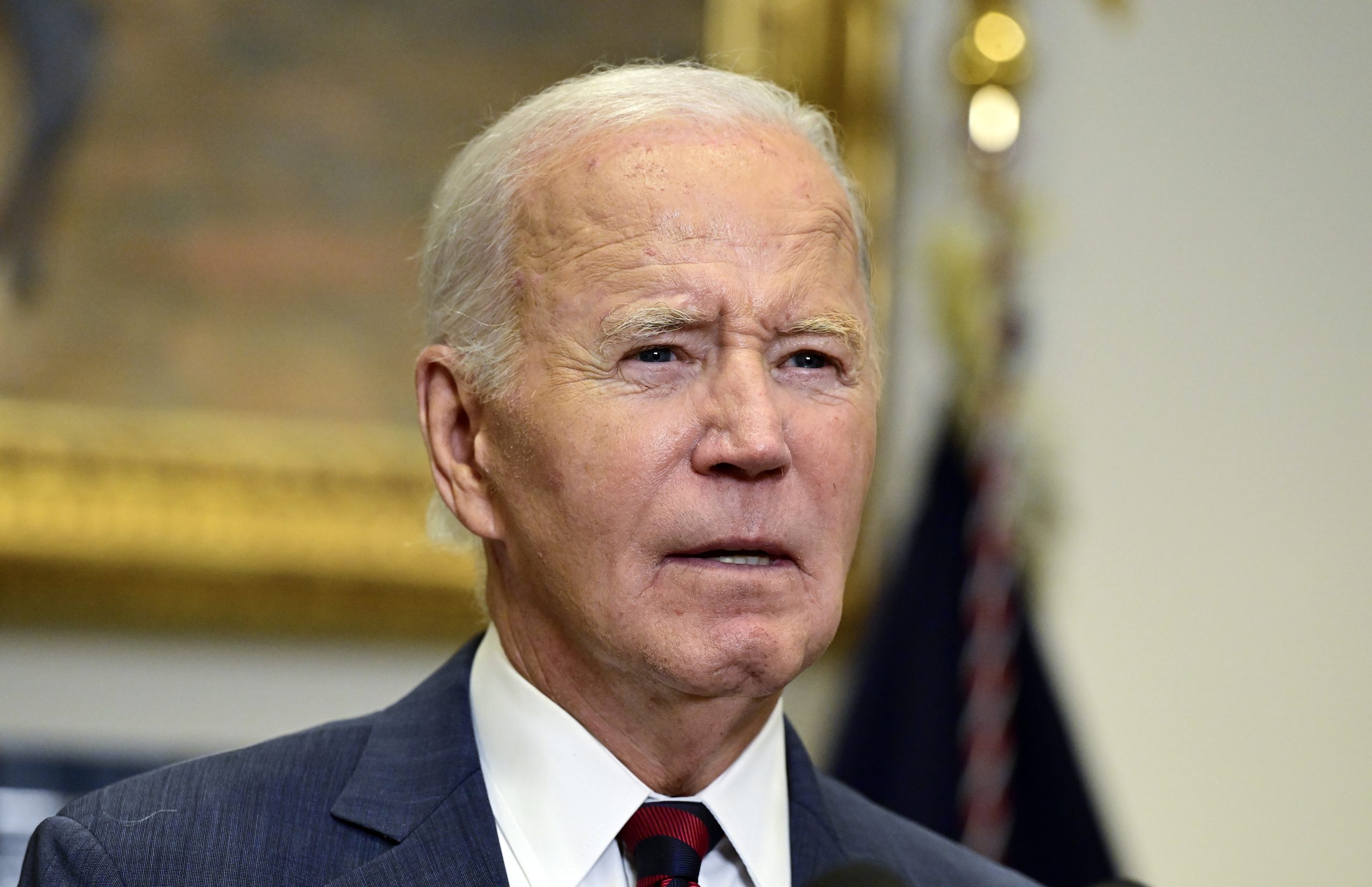 Joe Biden anuncia plano para garantir acesso gratuito aos contracetivos nos EUA