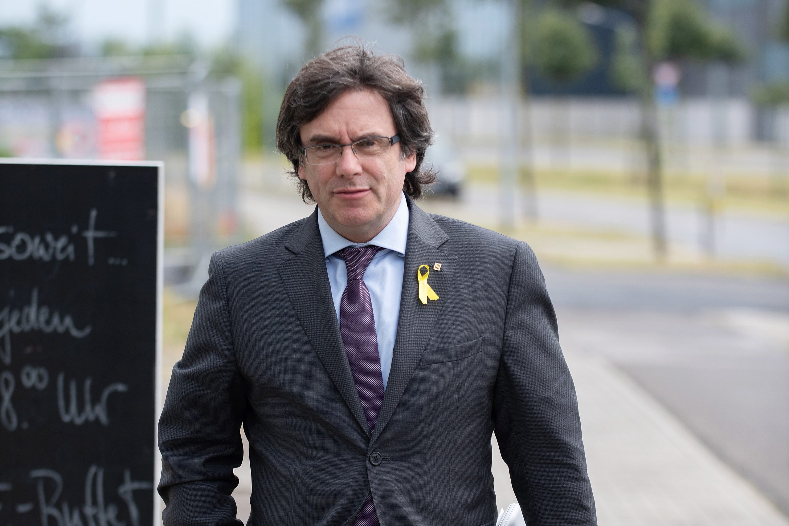 Ex-presidente catalão Puigdemont vai voltar para a Bélgica