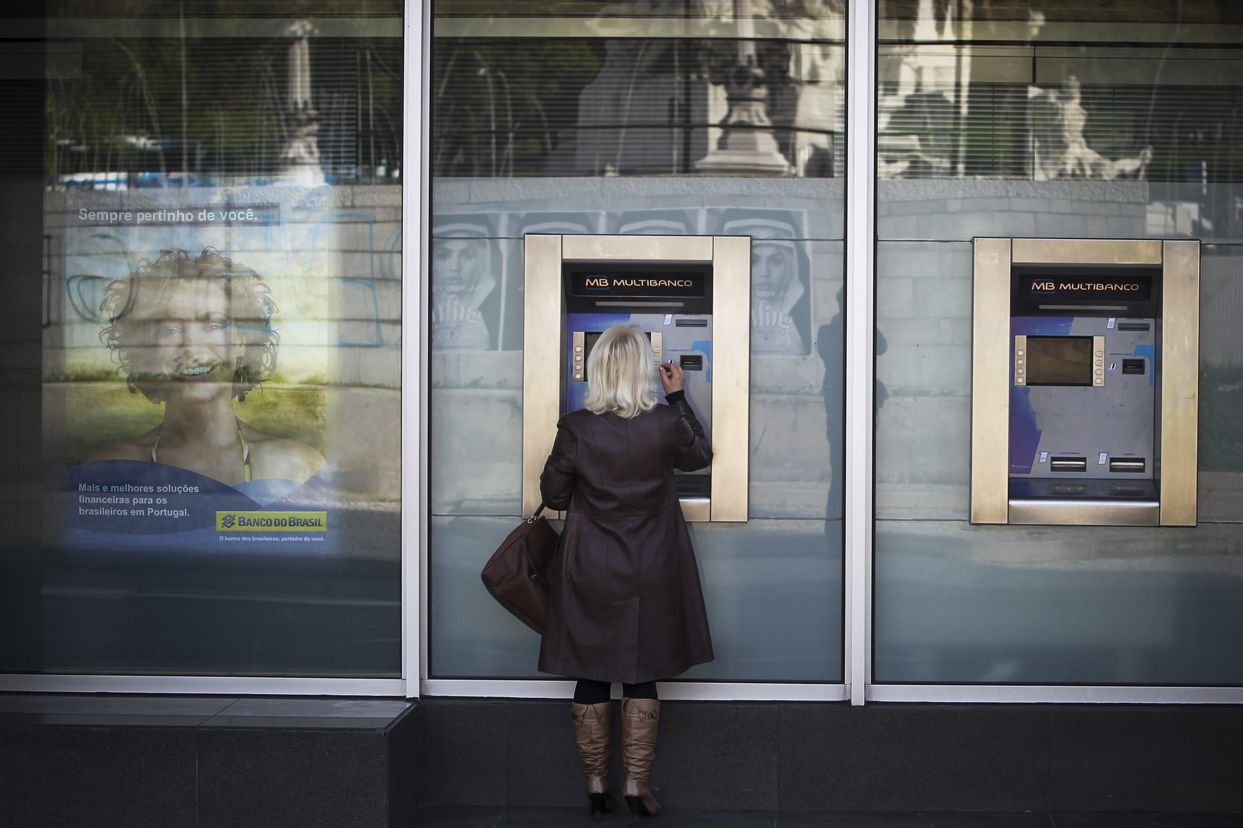Bruxelas quer tornar transferências imediatas de 10 segundos acessíveis em toda a UE
