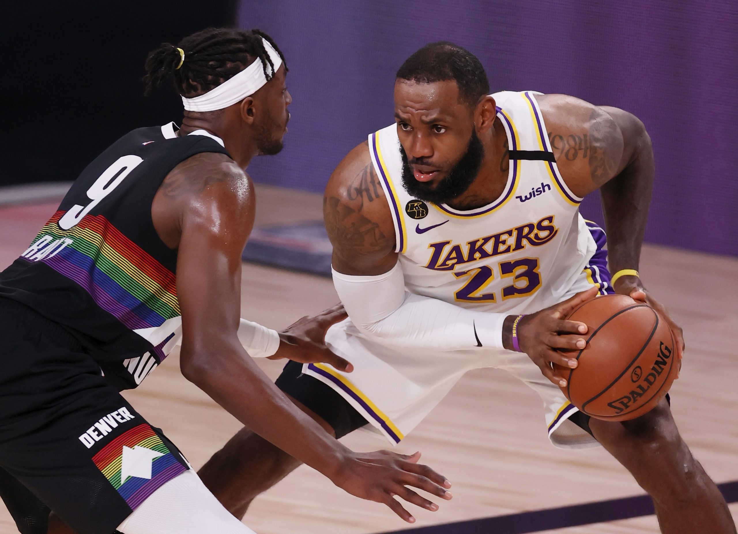 NBA: Lakers ficam a um triunfo da final após baterem Nuggets pela terceira vez