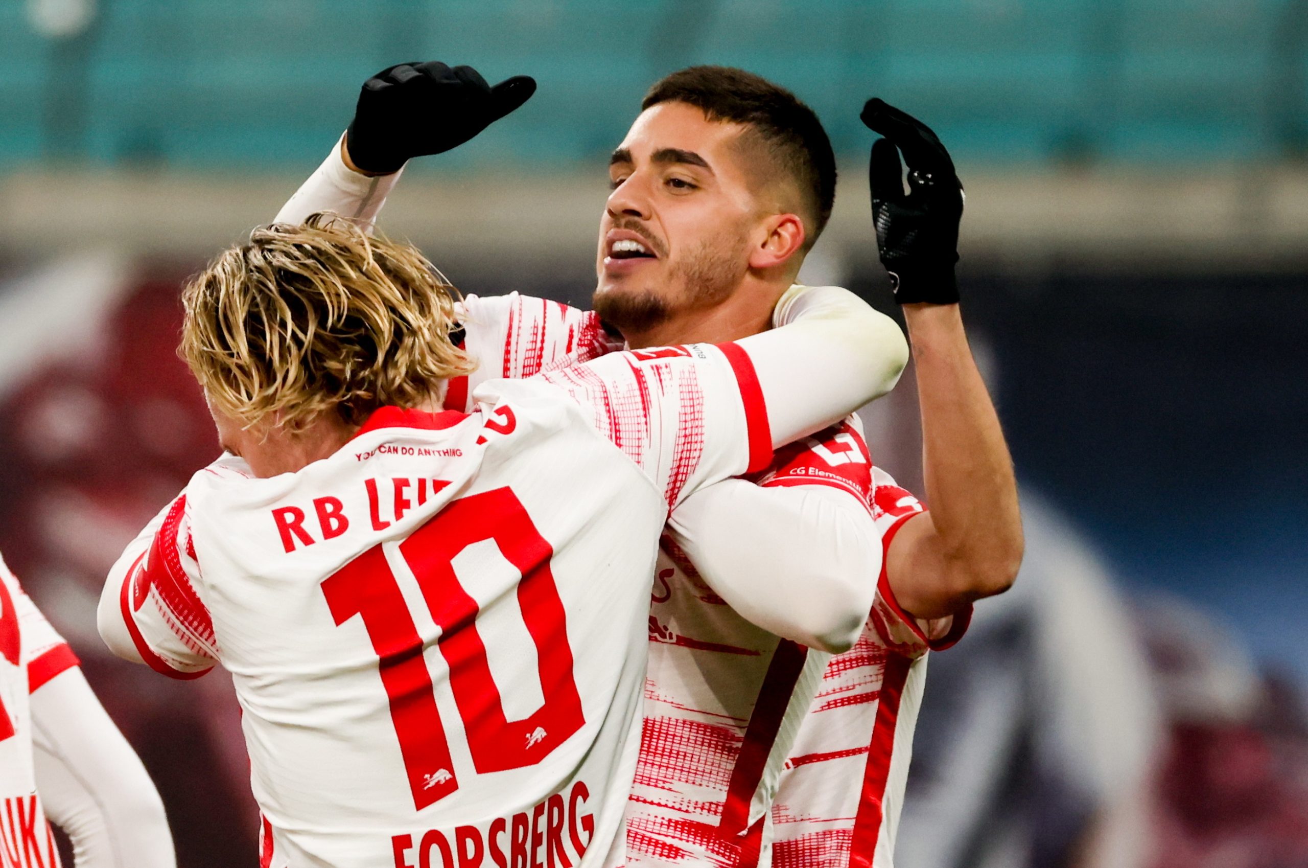 André Silva bisa na goleada do Leipzig