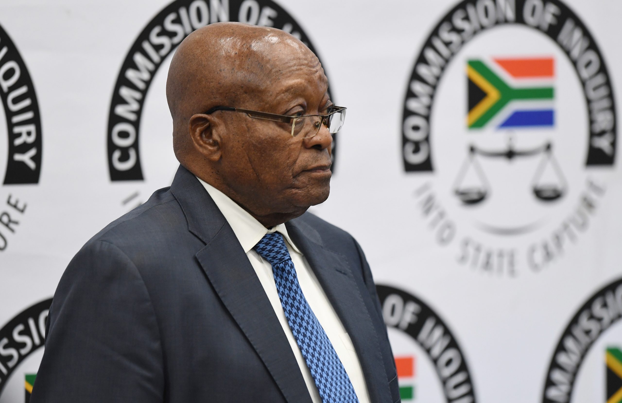 Jacob Zuma, ex-Presidente da África do Sul, entrega-se às autoridades