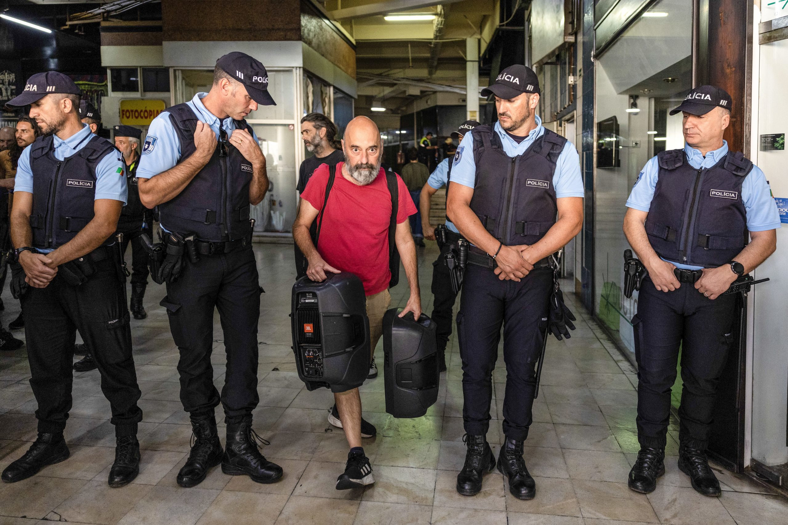 CDU/Porto considera “inaceitável” encerramento de lojas no centro comercial Stop