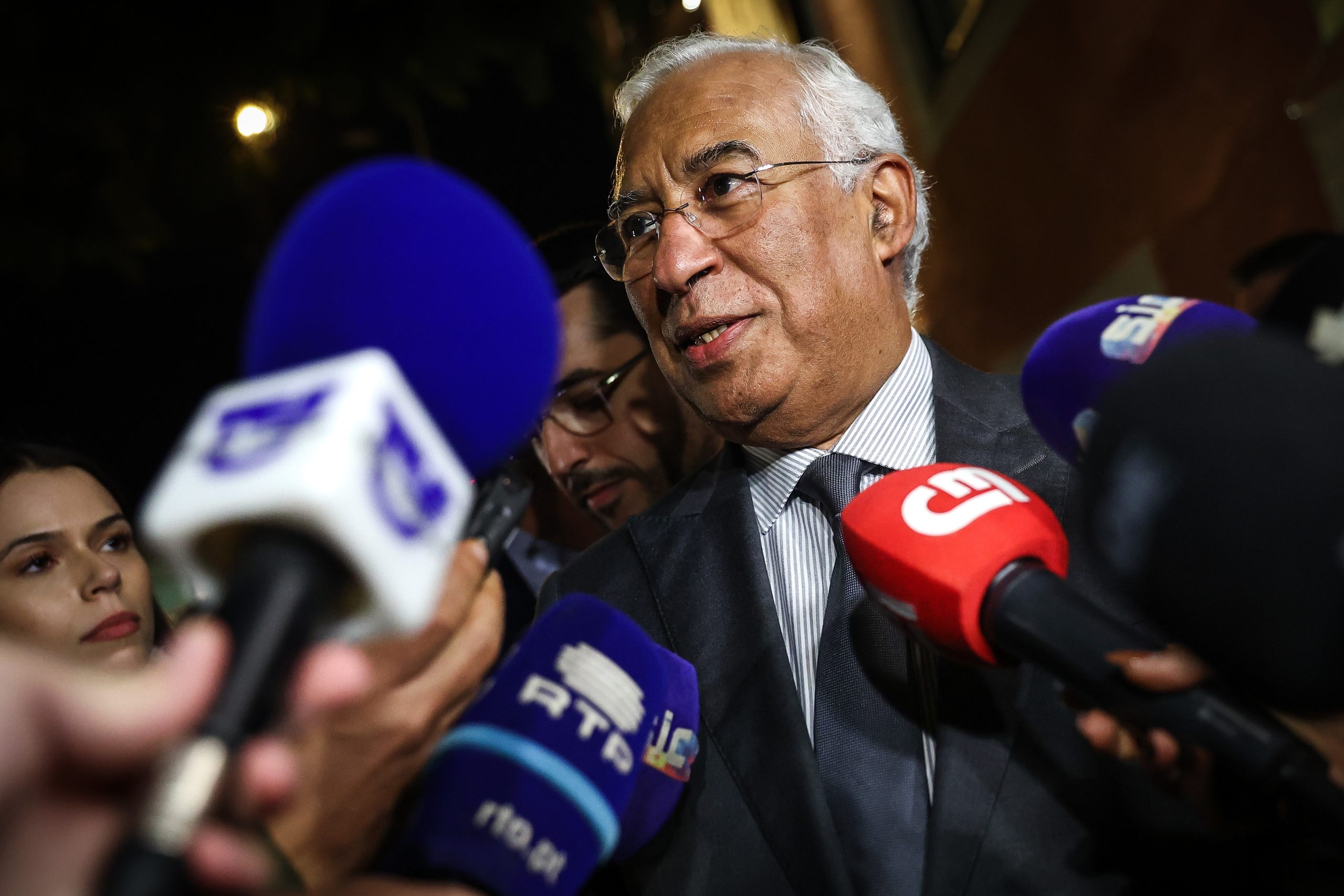 Inquérito ao primeiro-ministro começou em 17 de outubro. PGR promete “celeridade” nas investigações