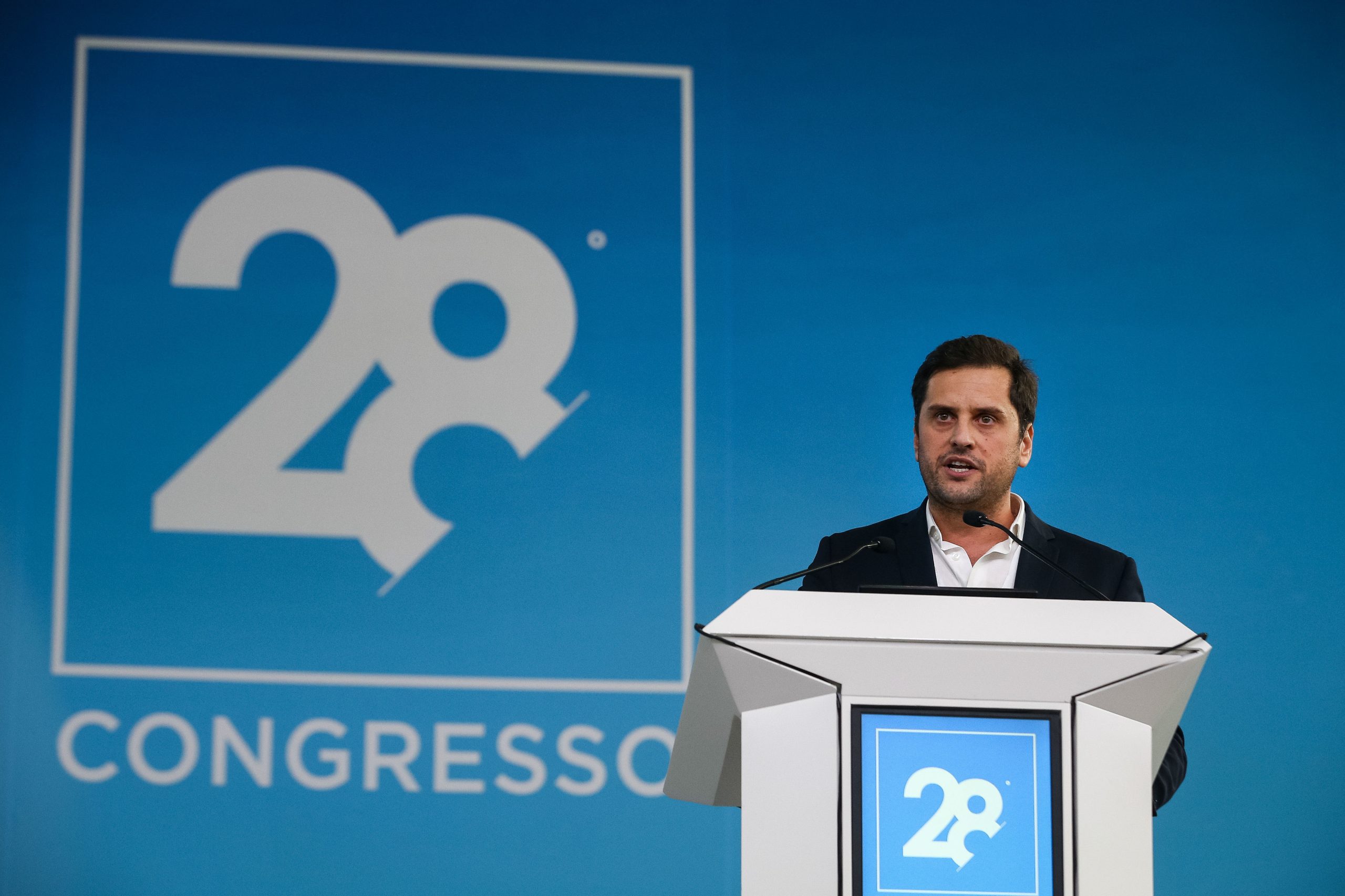 Carlos Meira também desiste e apela à “união”, mas também pede “juízo”