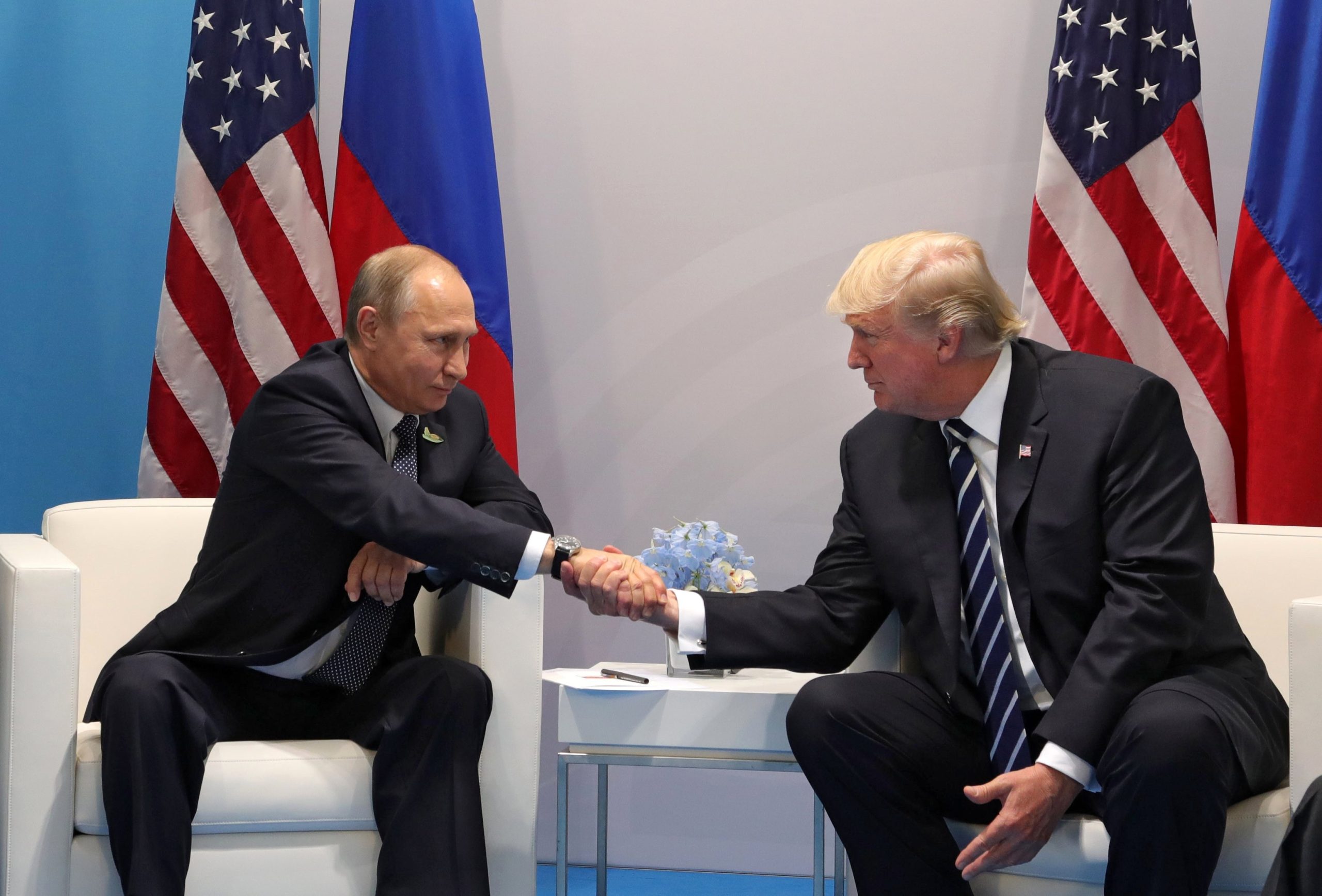 Trump cancela reunião com Putin por causa de conflito na Ucrânia