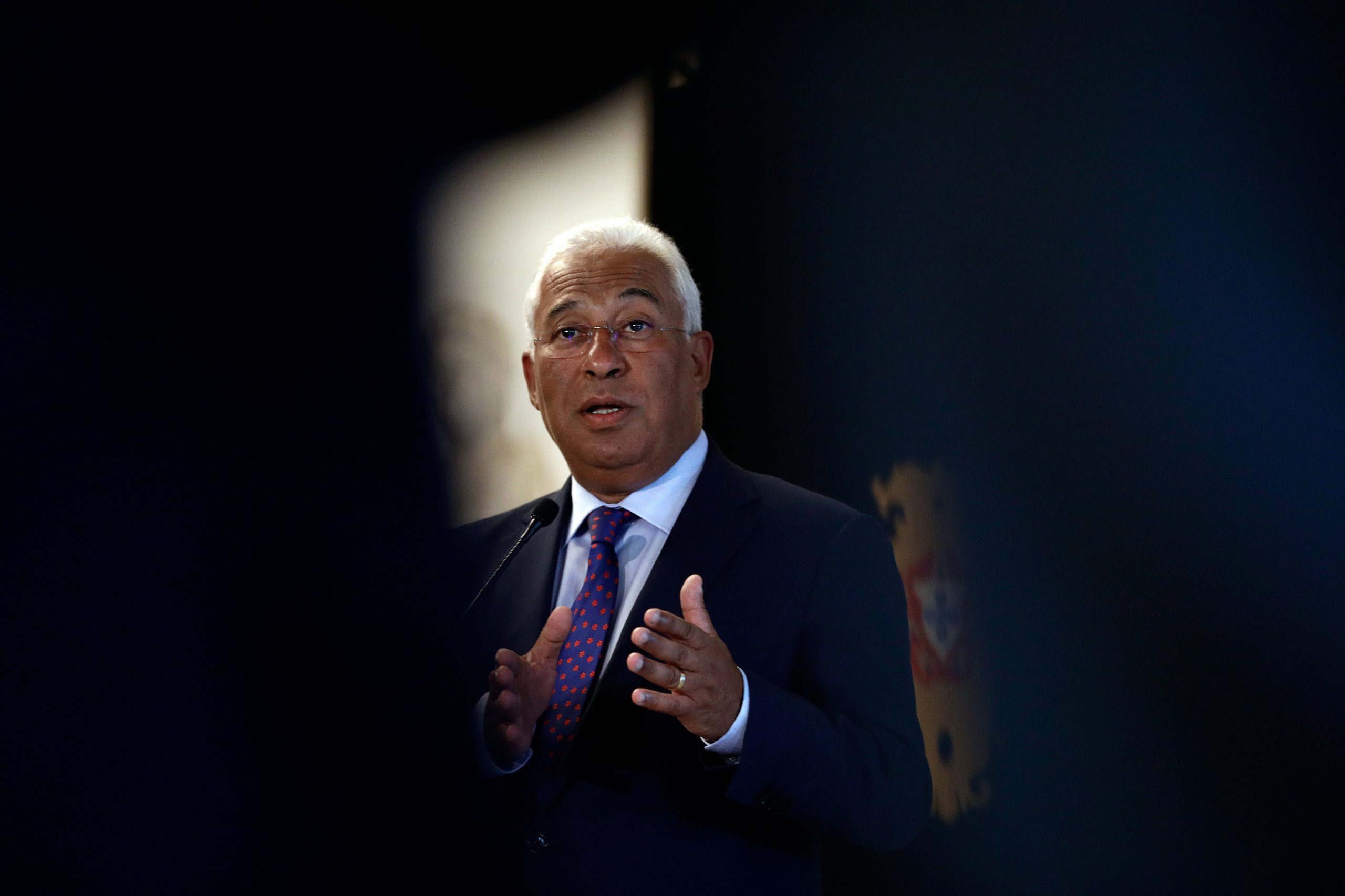Greve dos Motoristas. “Rui Rio fez a opção de estar ausente”: Costa escusa-se a comentar críticas do presidente do PSD