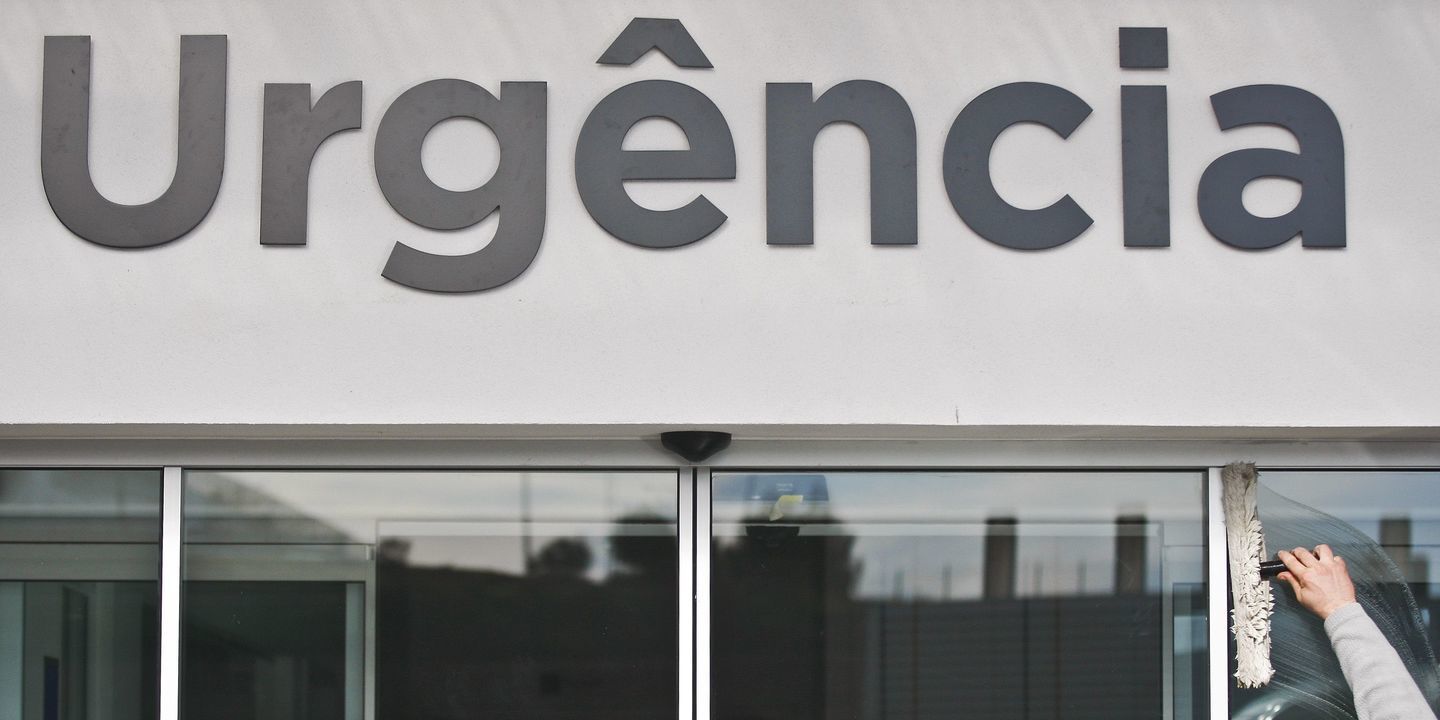 Com urgências a continuarem fechadas, ministra constata que “Isto não pode ser”