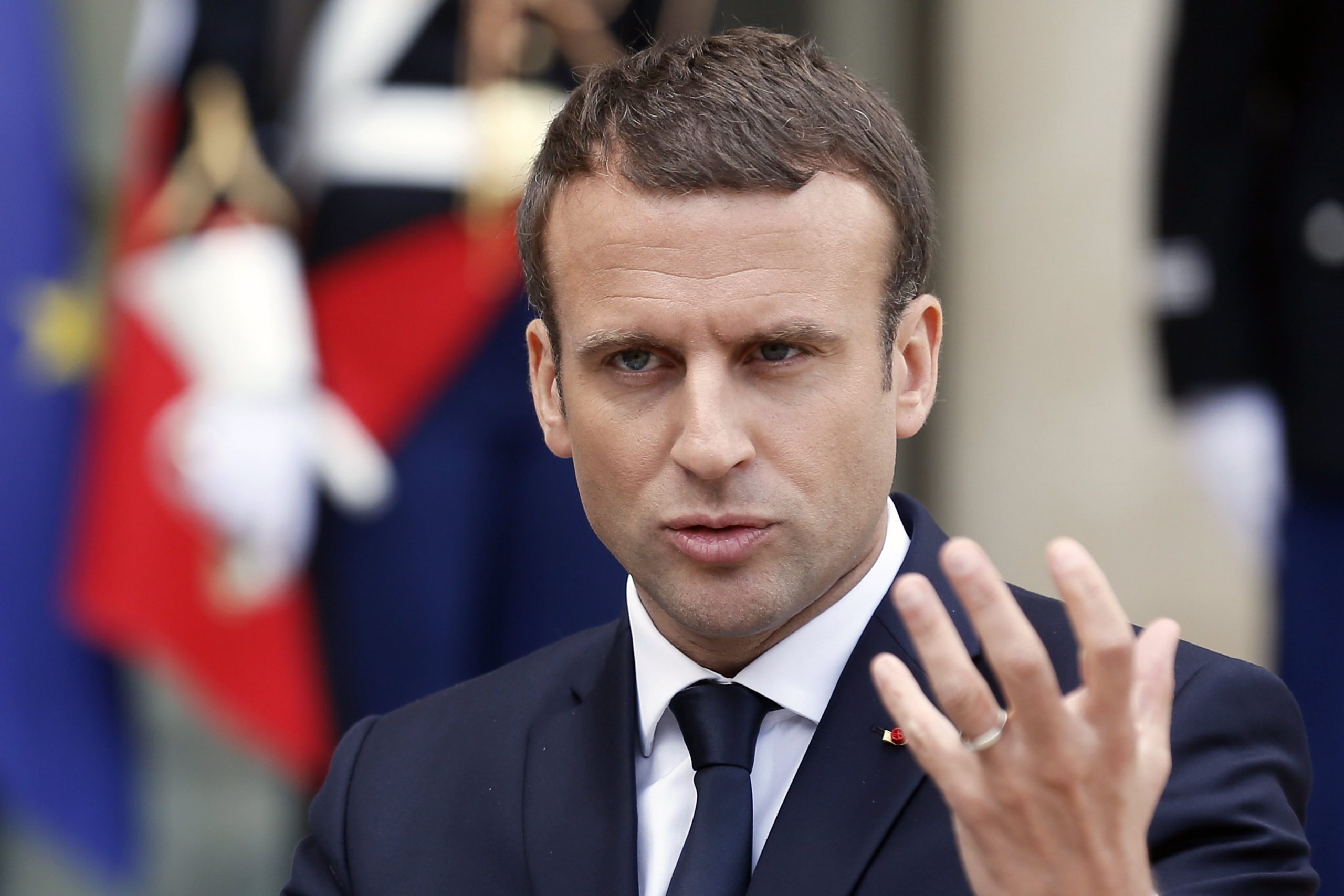 Macron assegura que França não reconhecerá anexação da Crimeia pela Rússia