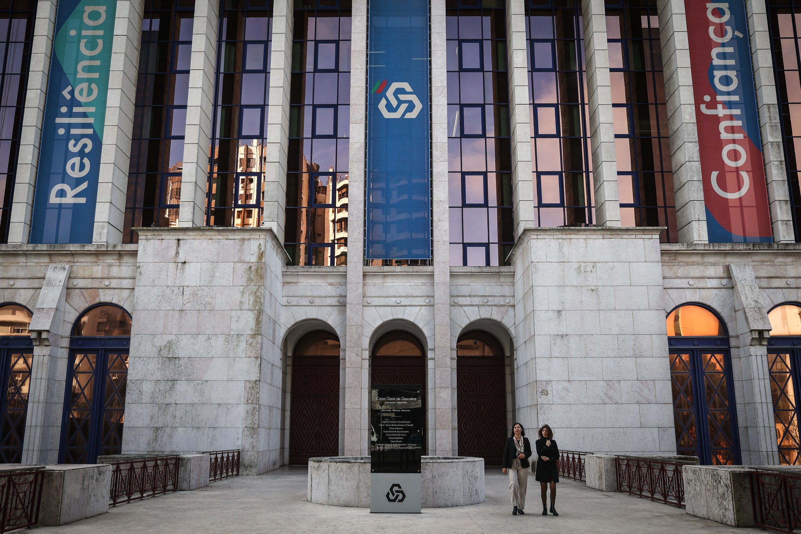 Lucros da CGD sobem para 889 milhões de euros até junho