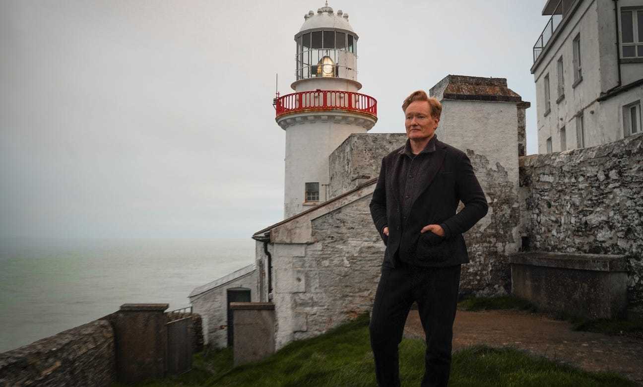 Conan O’Brien Must Go: “É engraçado perceber como as pessoas reagem à surpresa que é ele aparecer-lhes à frente”