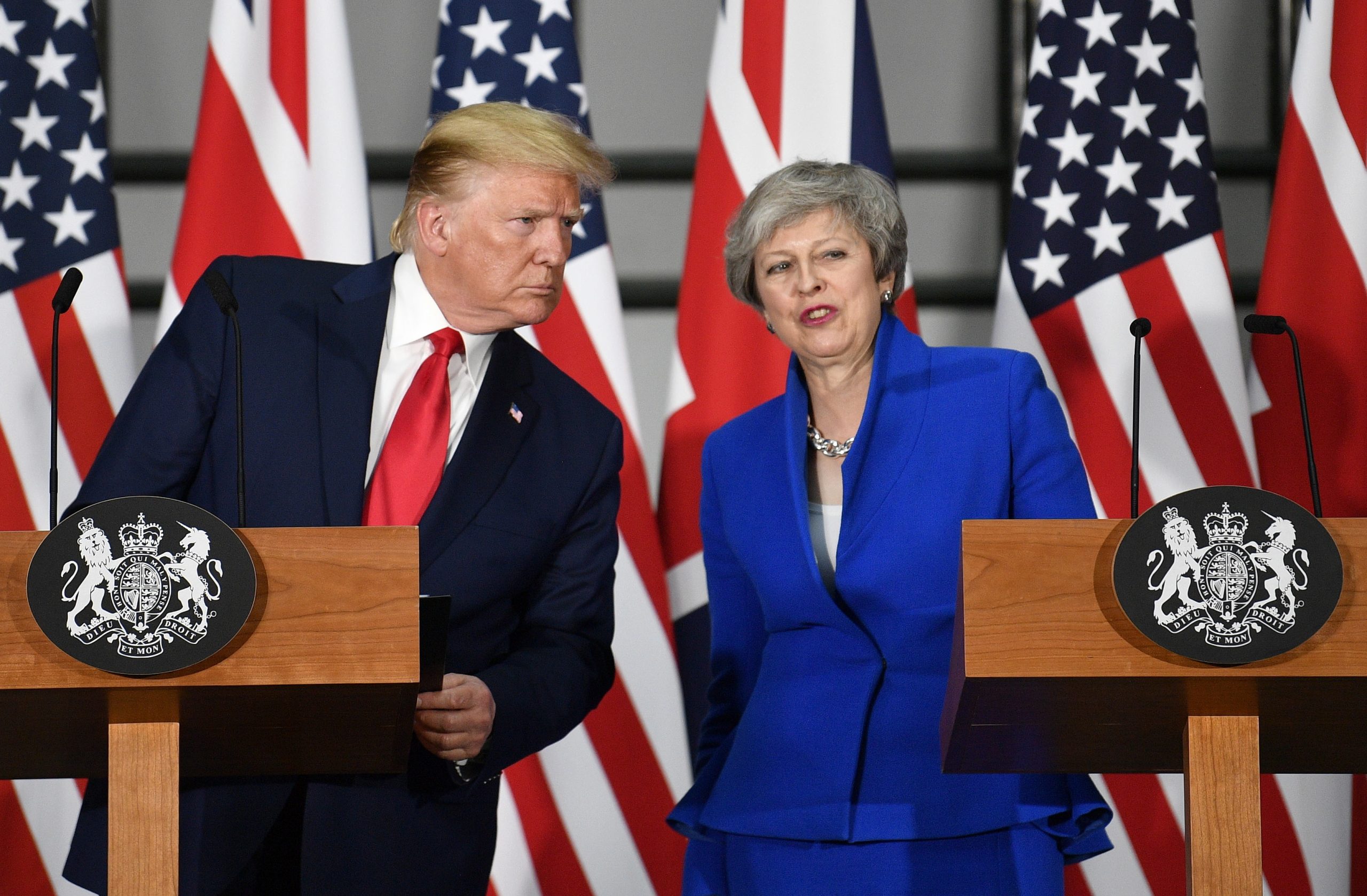 Brexit: Trump elogia Theresa May, mas diz que teria negociado de maneira diferente