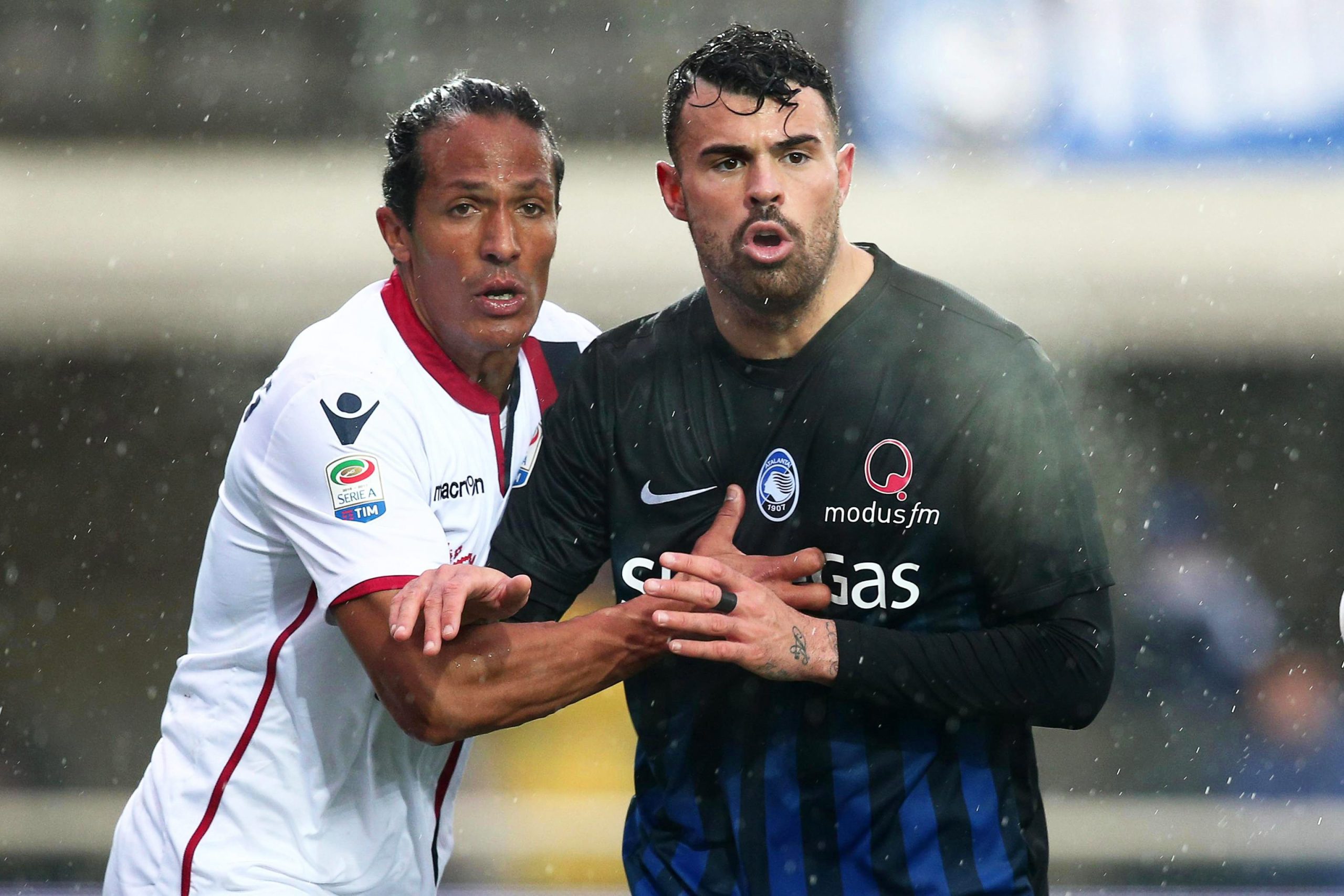 Cagliari confirma saída do central português Bruno Alves