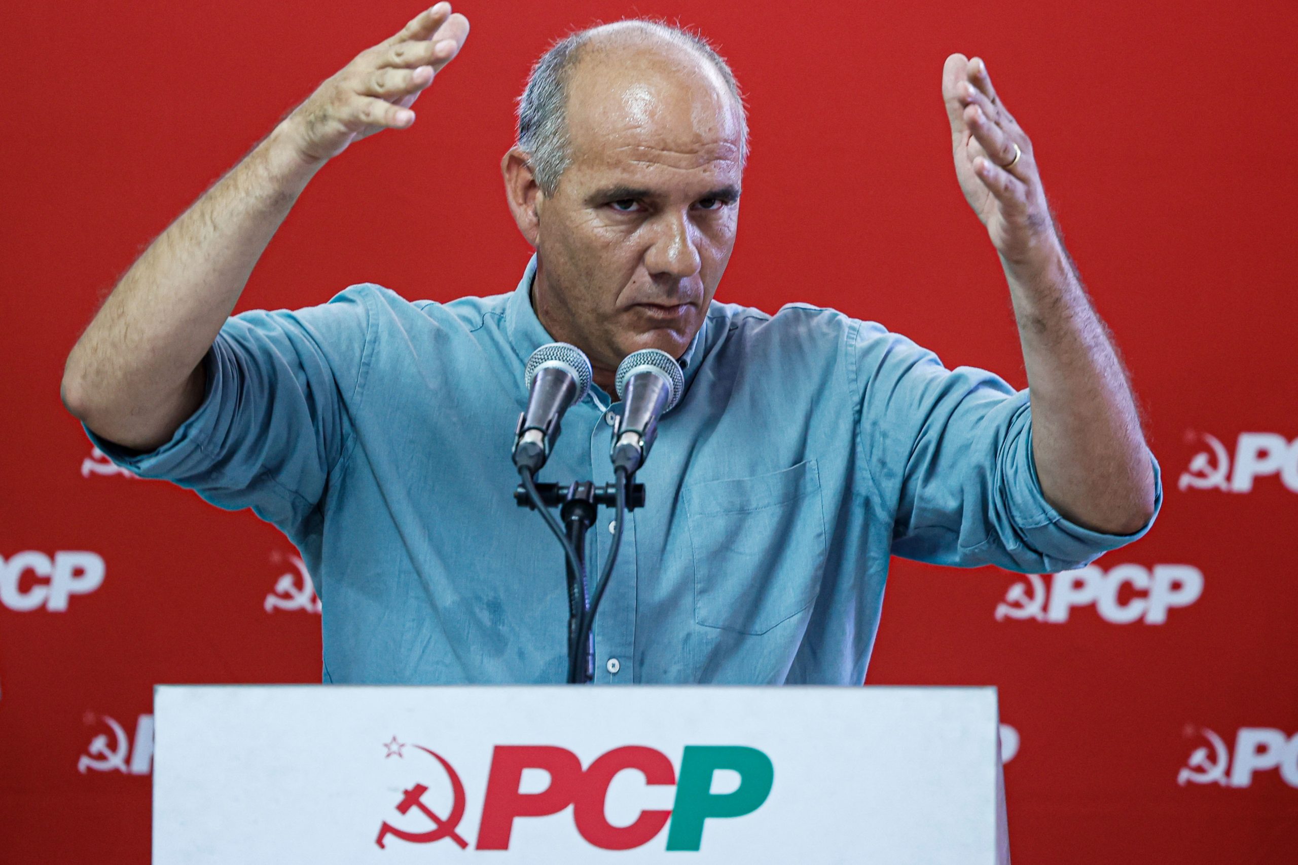Paulo Raimundo alerta que jovens querem habitação e não “palmadinhas nas costas”
