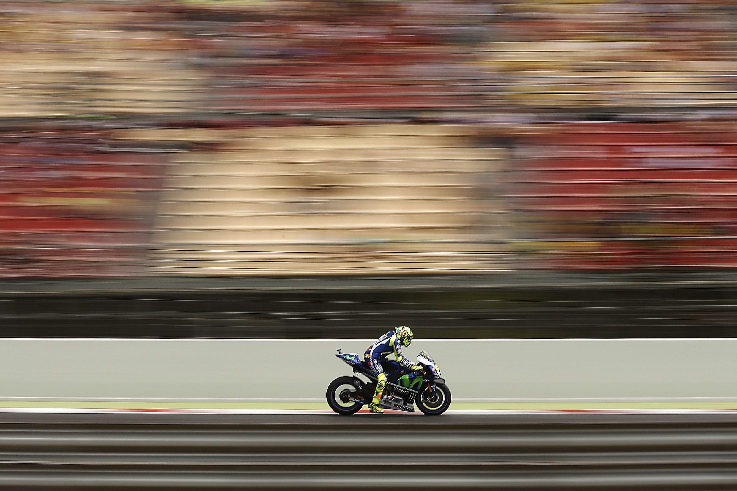 Valentino Rossi renova por dois anos com a Yamaha