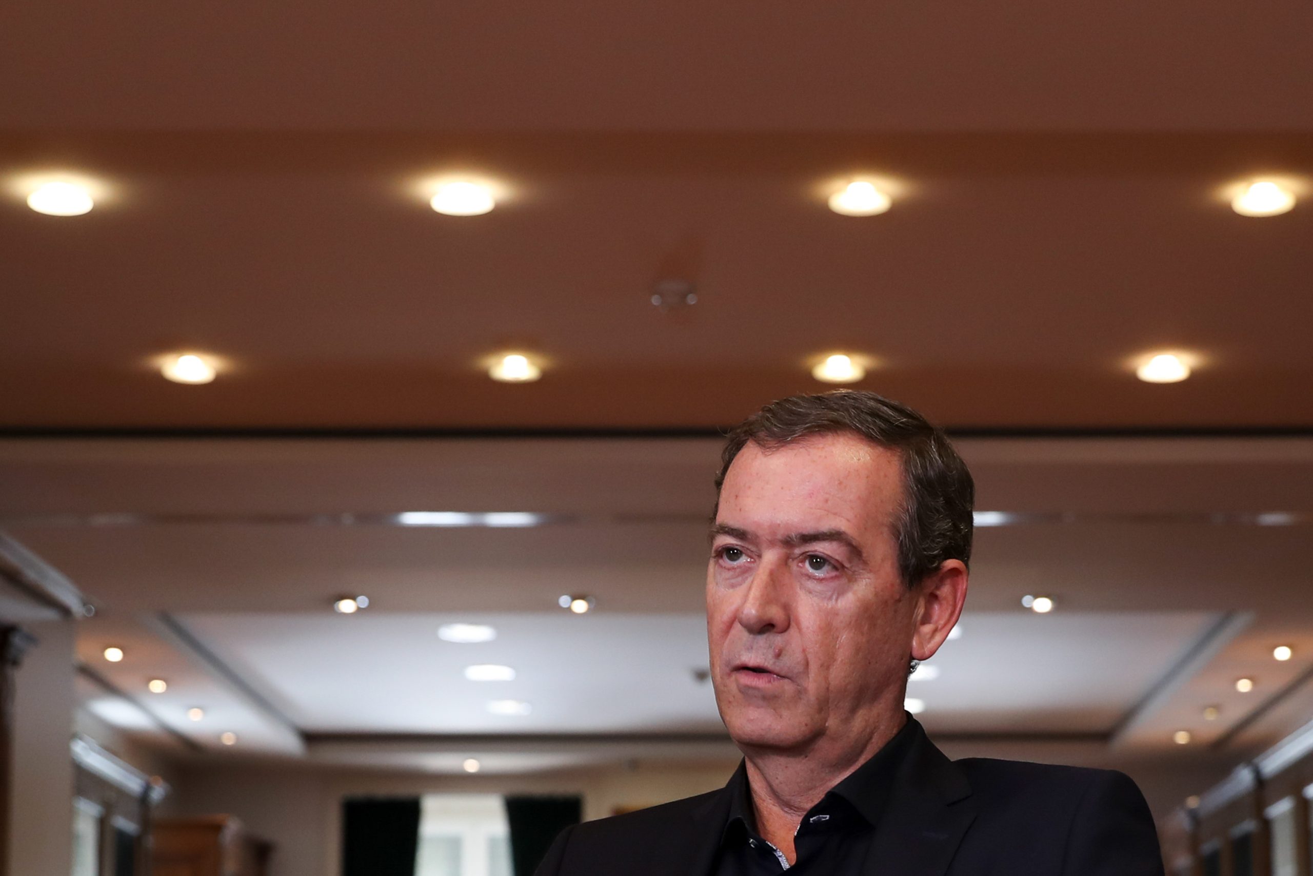 Bastonário diz que médicos acreditam cada vez menos na ministra