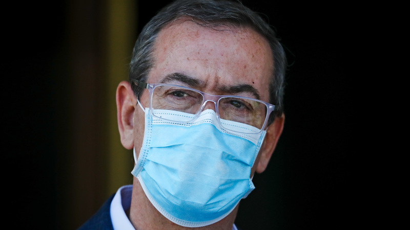 Bastonário da Ordem dos Médicos apela a portugueses para que “não tenham medo de se vacinar”