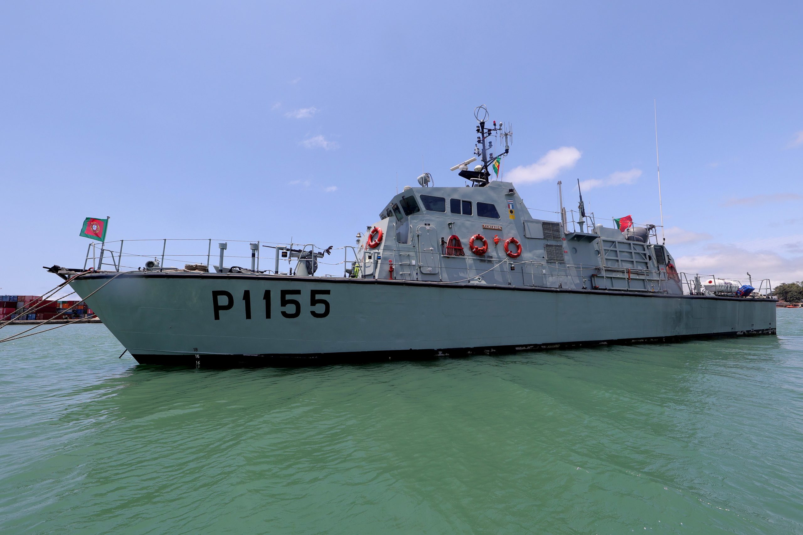 Embarcação “Príncipe” junta-se ao navio “Centauro” na missão da Marinha em São Tomé