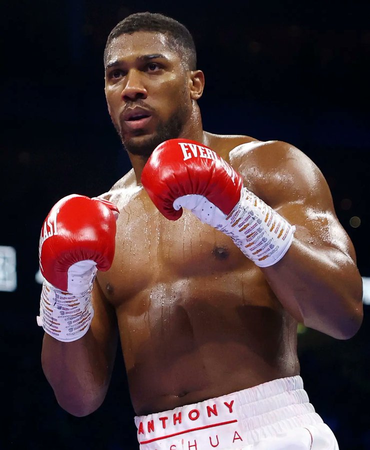 Anthony Joshua, lutador de boxe, sofre acidente na Nigéria. Há registo de duas vítimas mortais