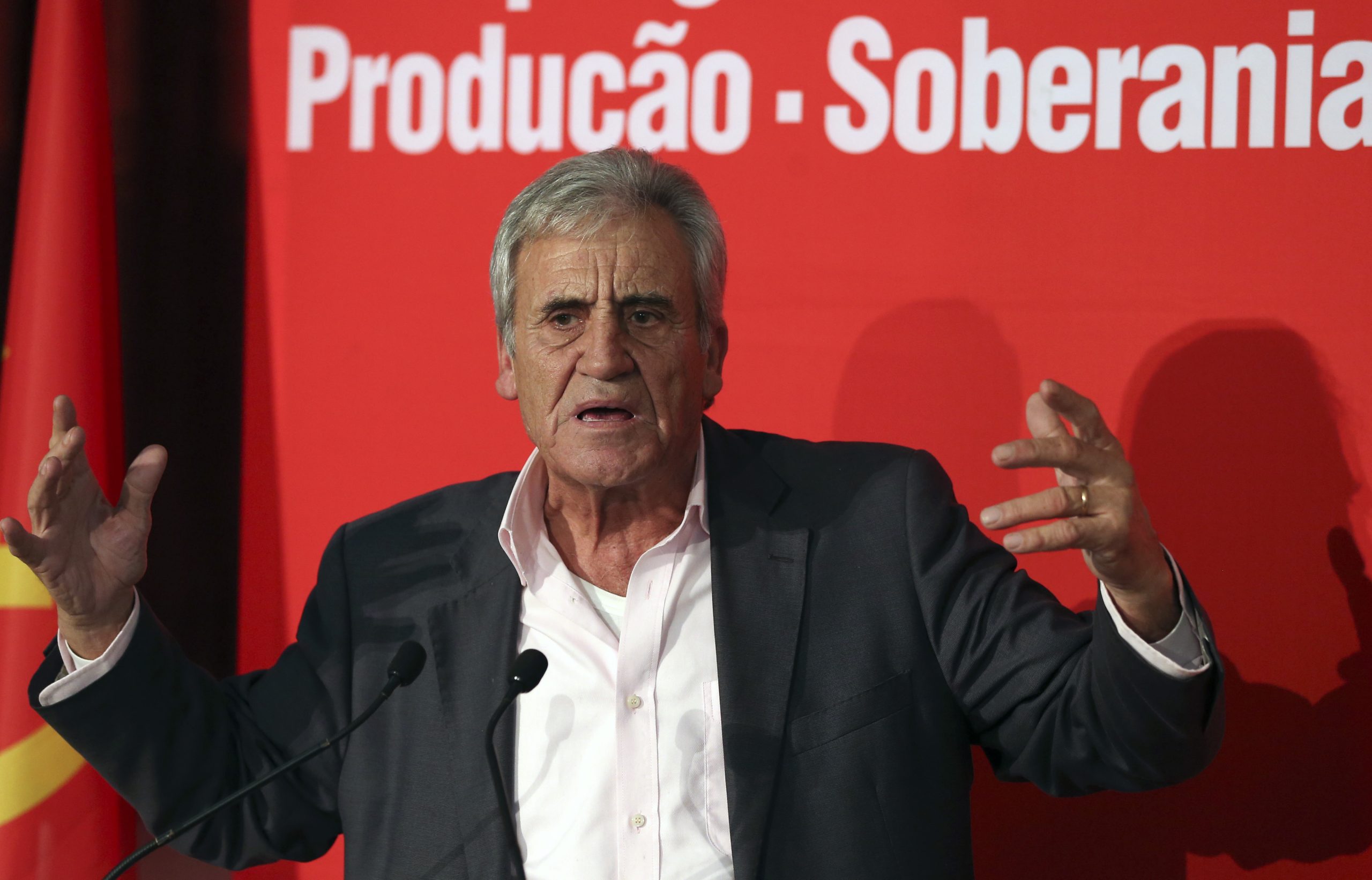 CGD: Jerónimo de Sousa responsabiliza TC os “encenadores” PSD e CDS