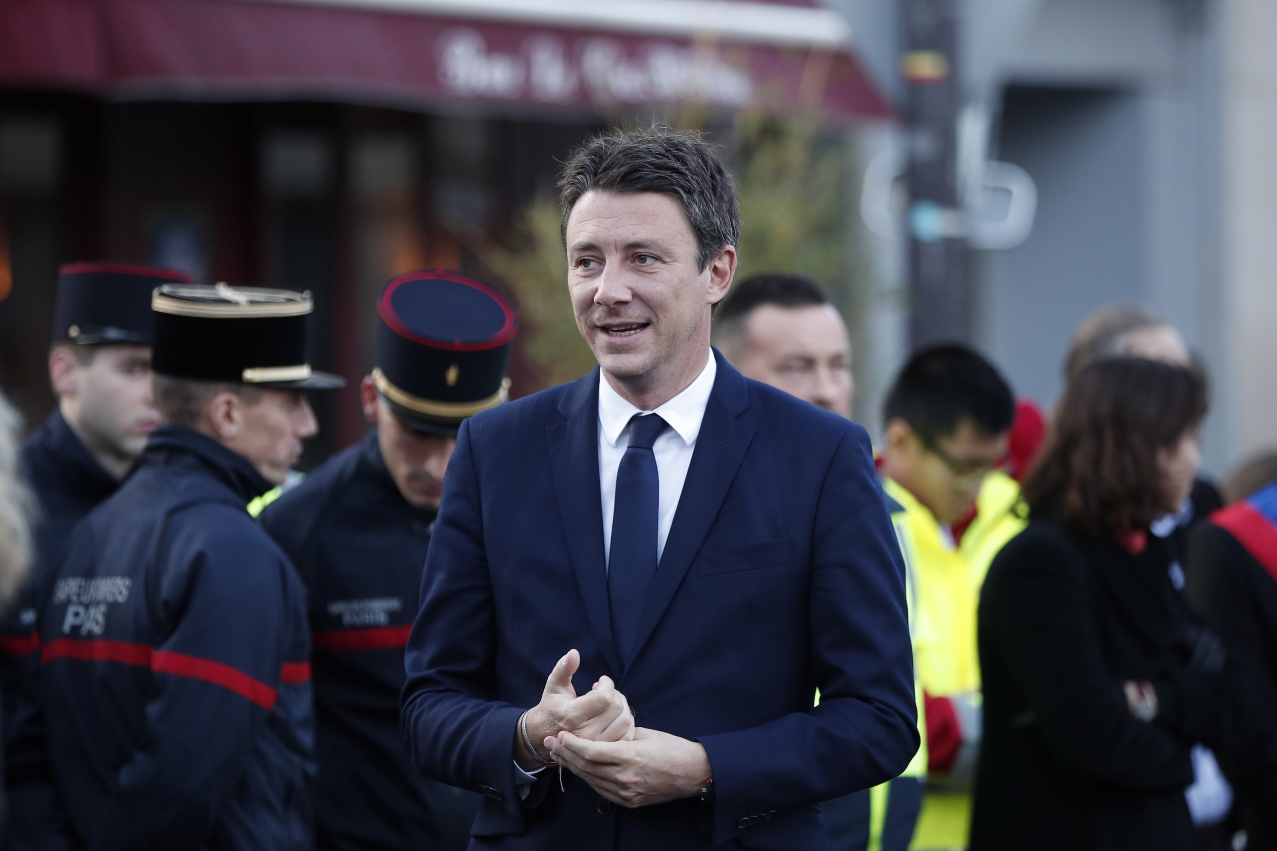 França apela a coletes amarelos para que não se manifestem no sábado