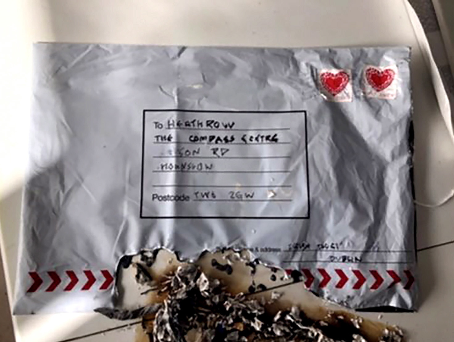 Polícia de Londres investiga possibilidade de pacotes armadilhados terem sido enviados da Irlanda