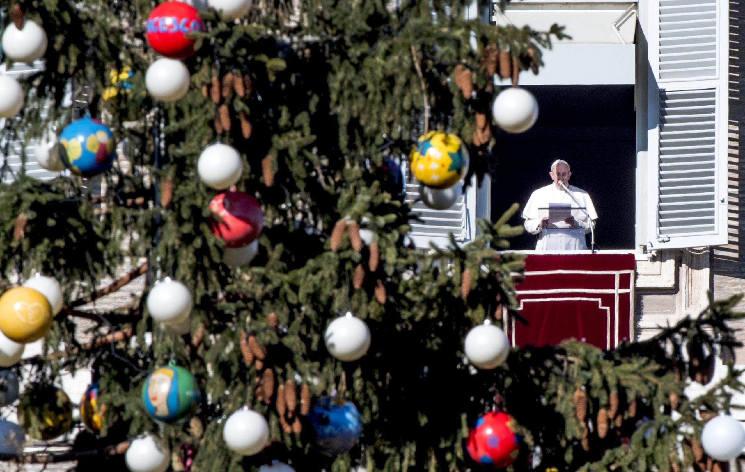 Papa Francisco agradece a quem ajuda os migrantes
