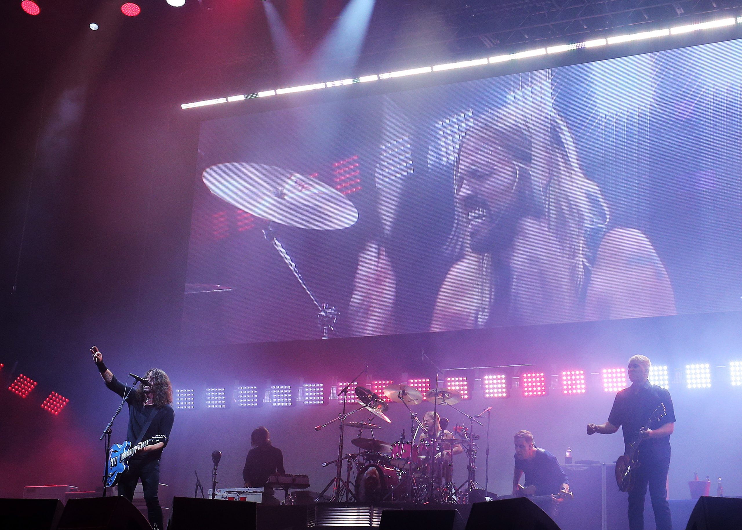 Foo Fighters anunciam cancelamento de todos os concertos – incluindo em Portugal