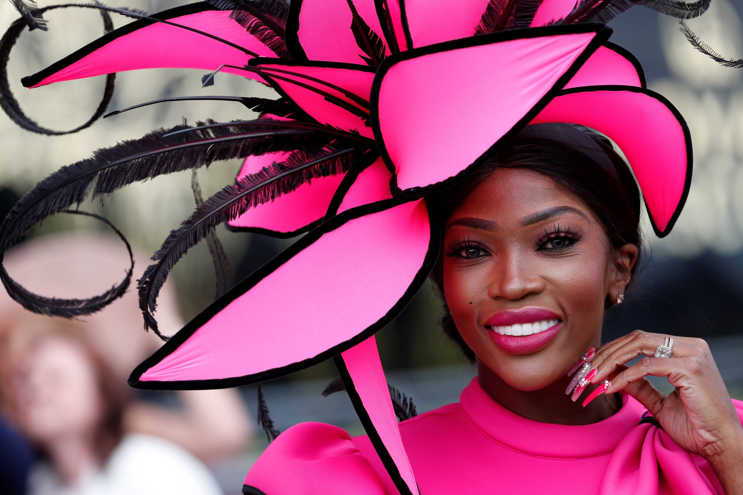 Chapéus há muitos… e pouco discretos. Estes são alguns dos mais vistosos da Royal Ascot deste ano